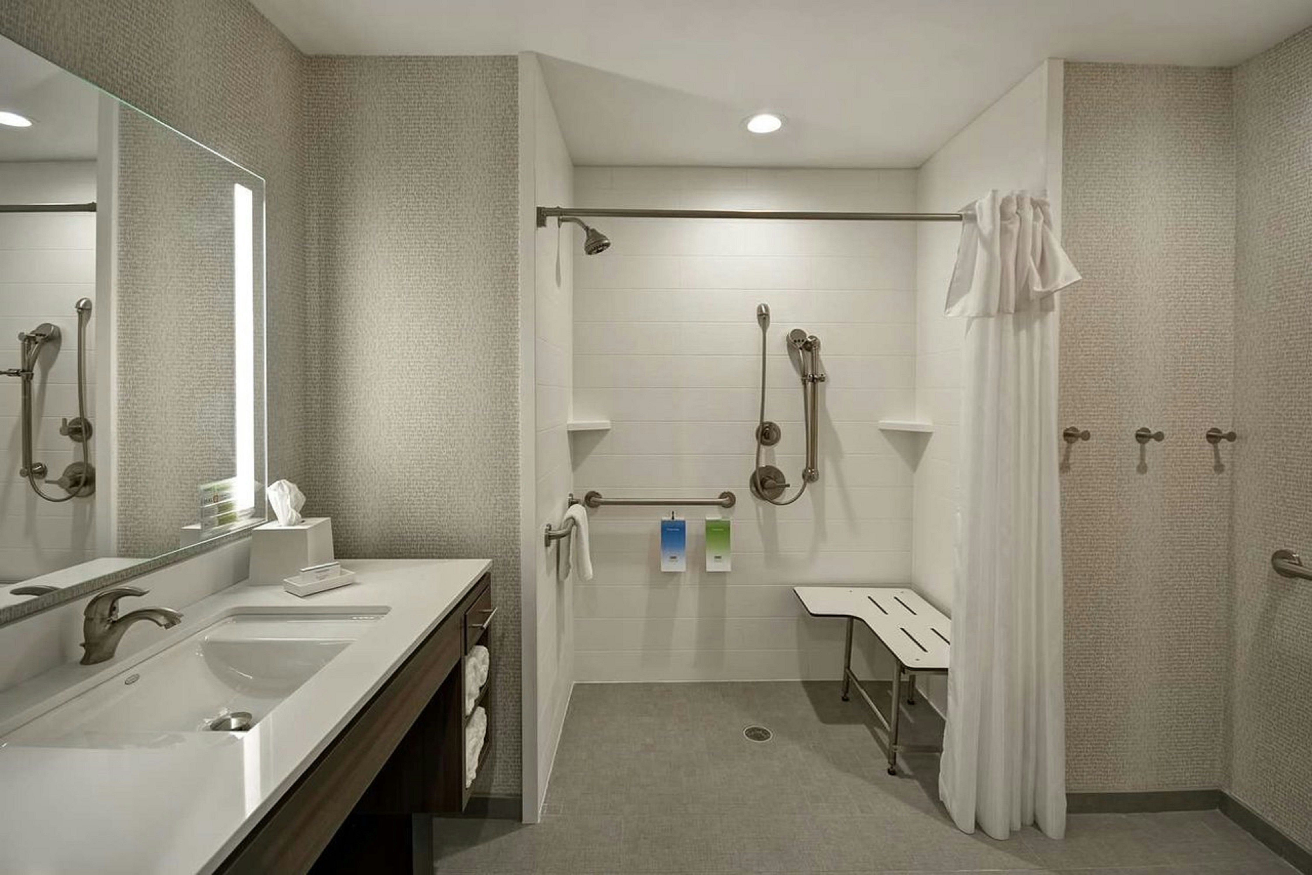 1KG MOB/HR RI SHWR STUDIO