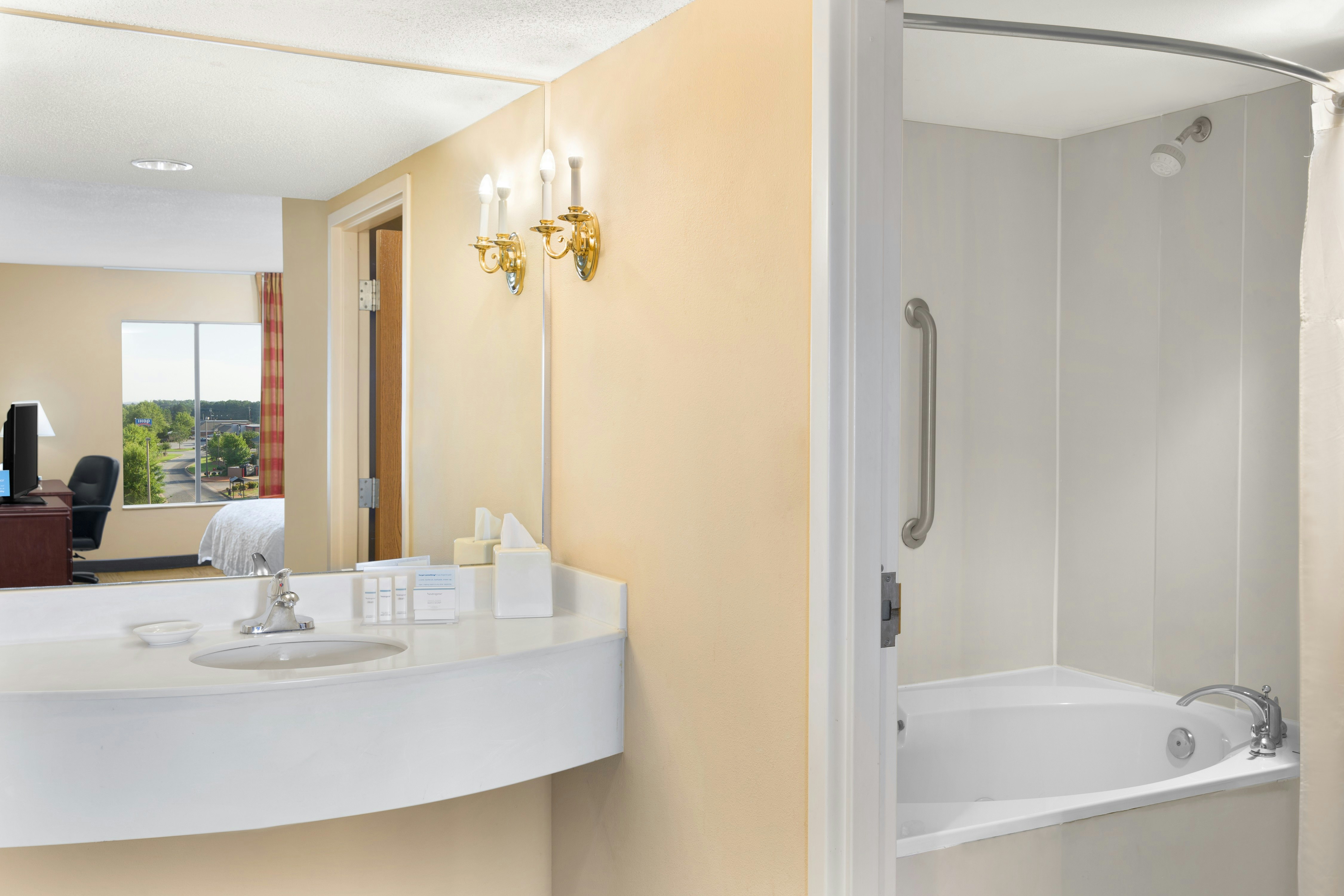 Hampton Inn Columbus-North