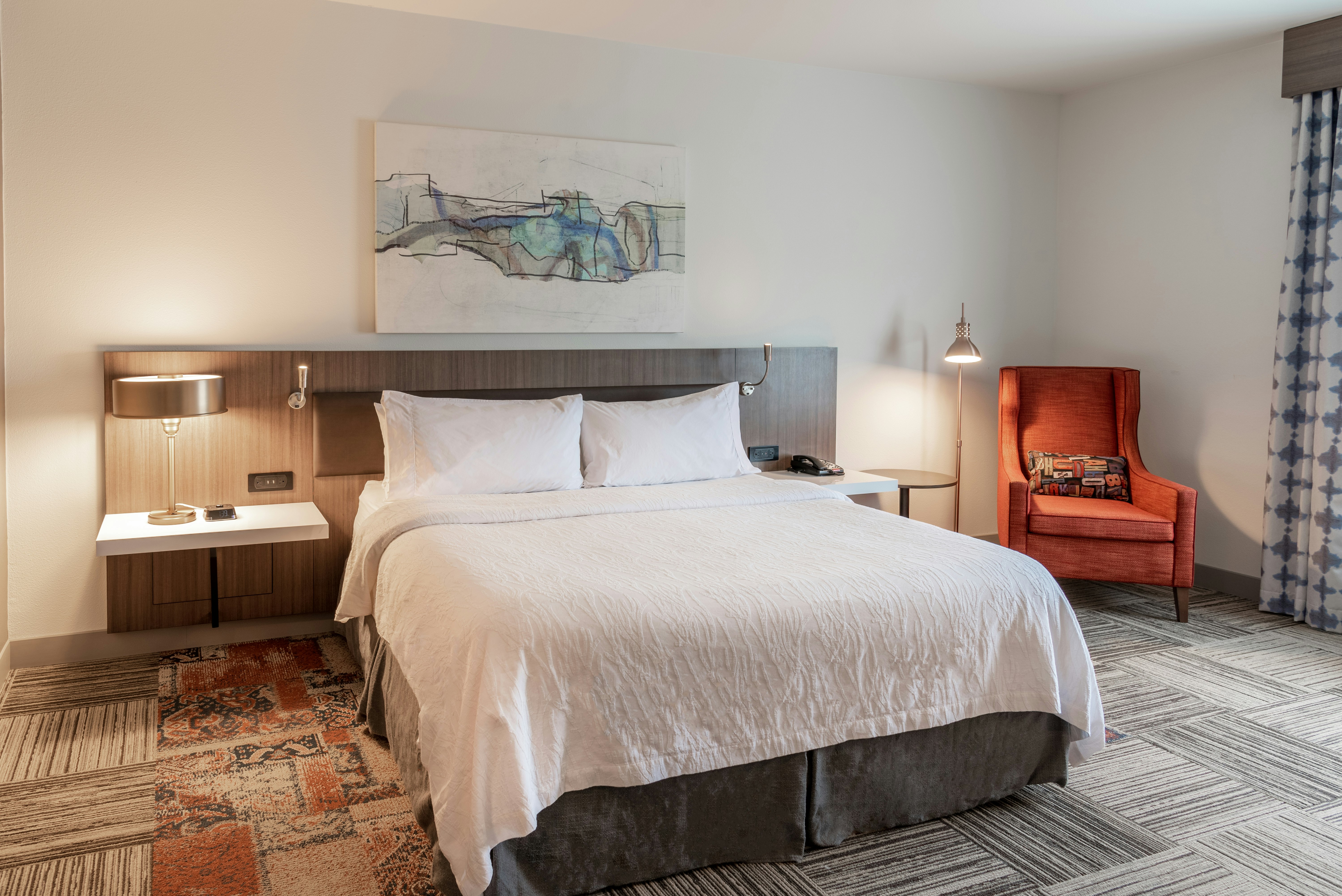 1KING BED DELUXE