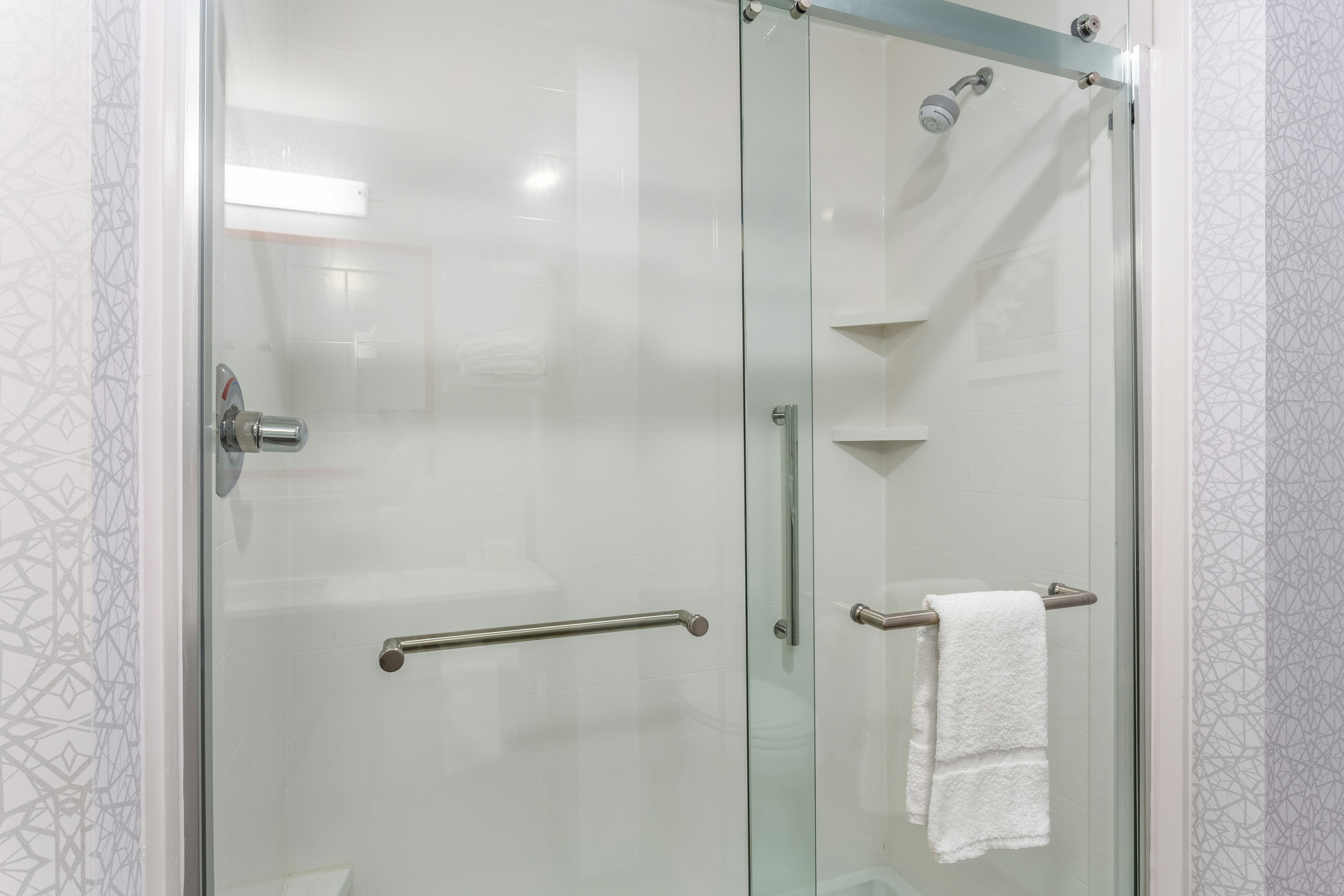 1 KN ACC TUB STUDIO NOSMOK