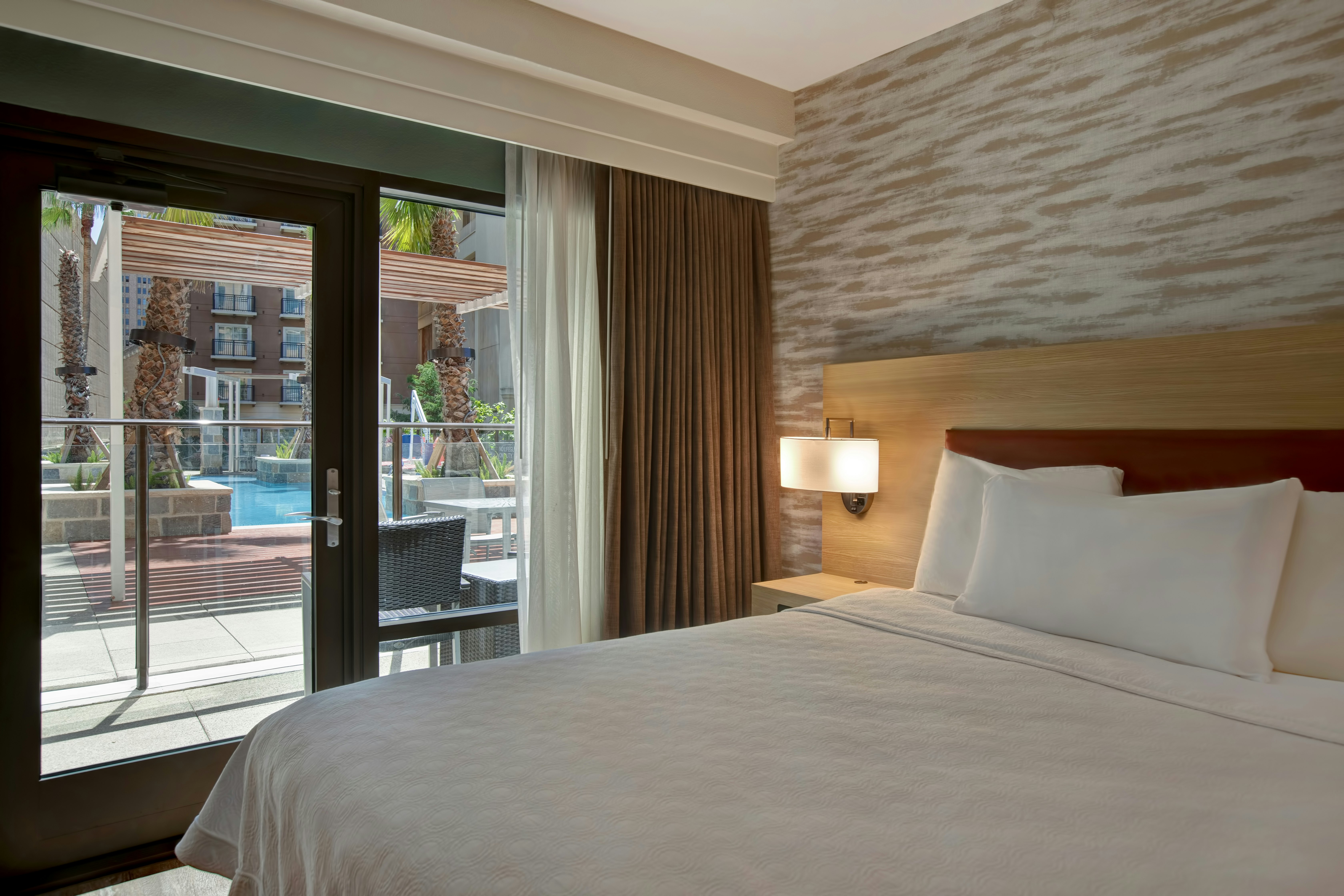 2 QN BEDS STUDIO CABANA
