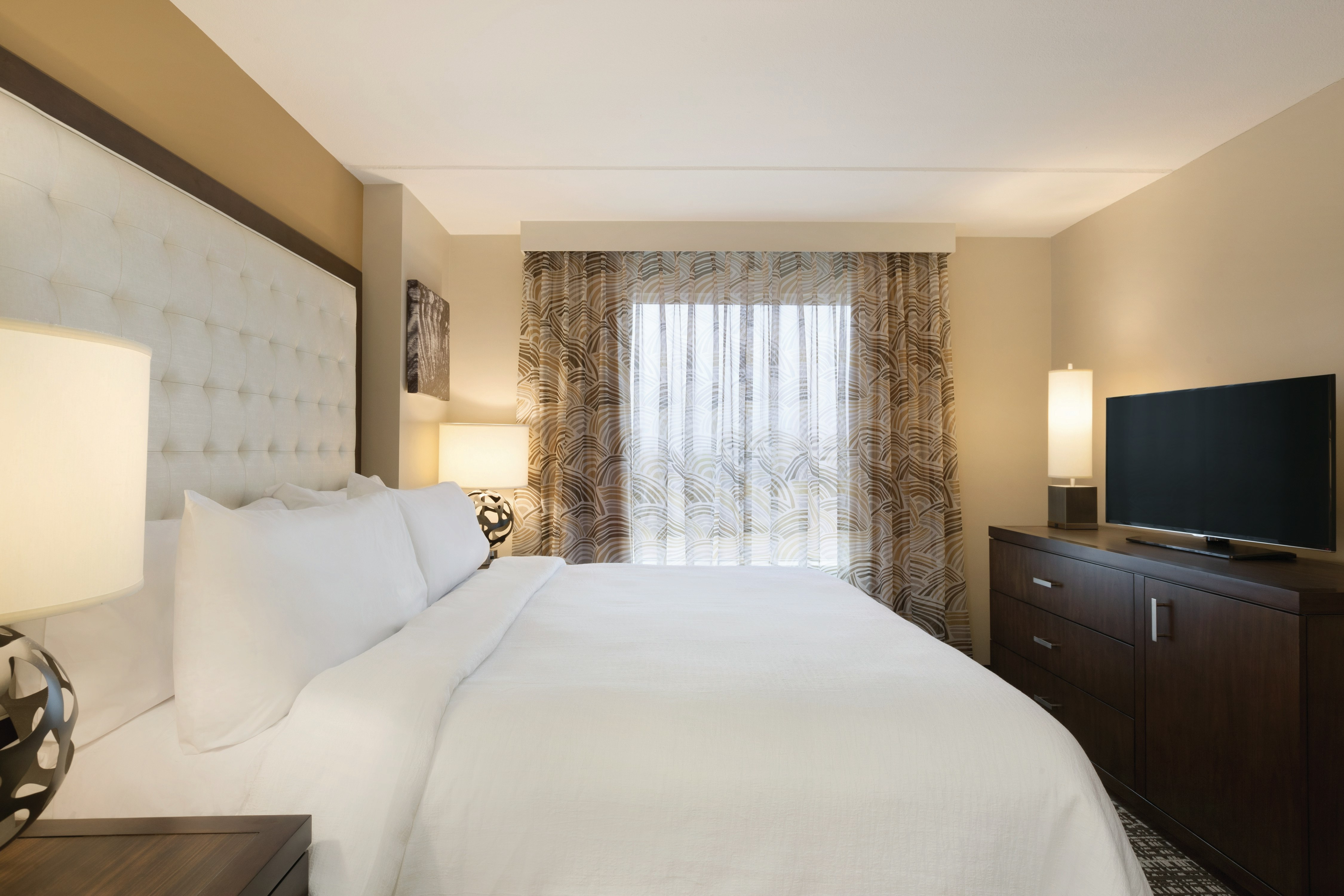 1 KING BED 2 ROOM SUITE