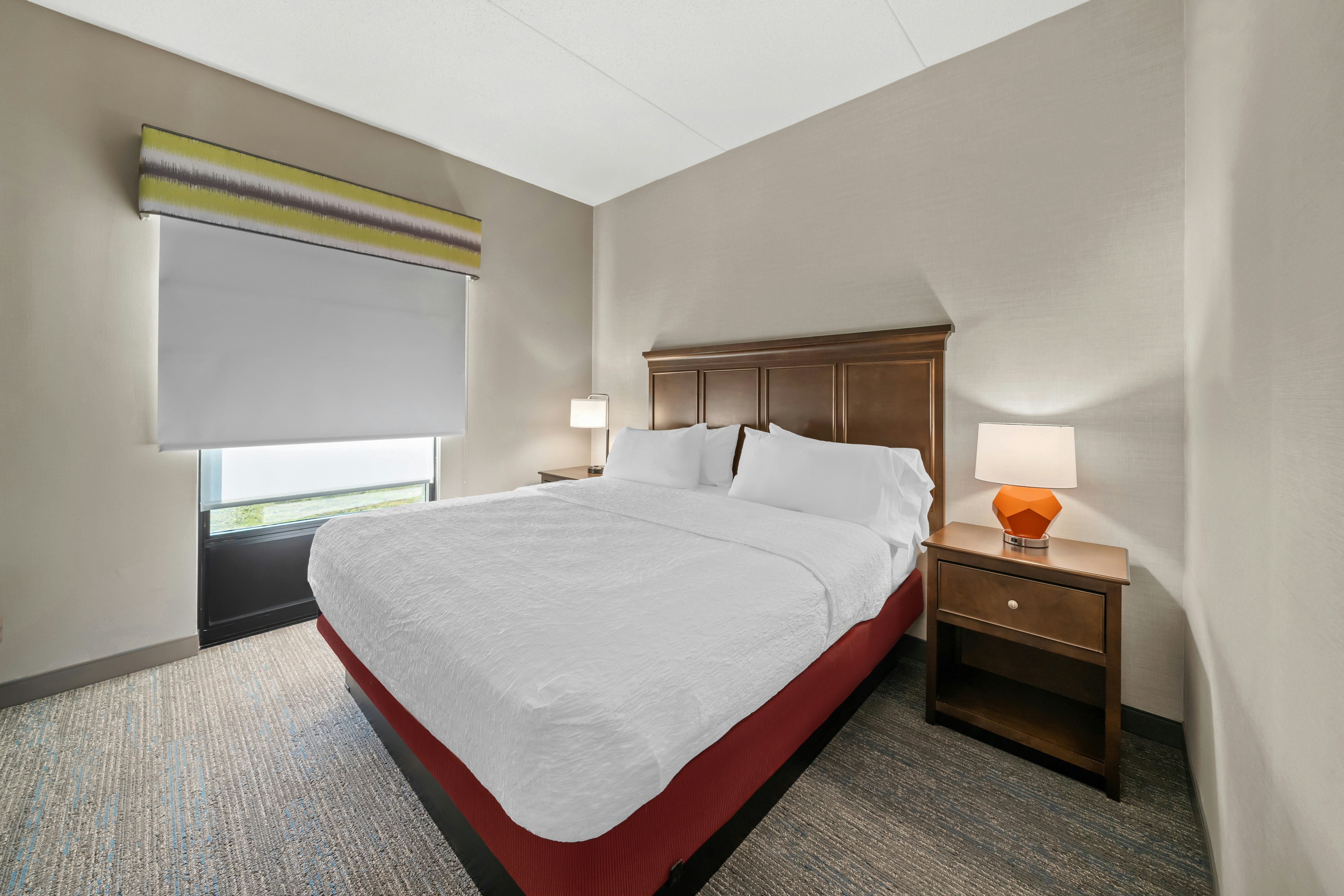 1 KING 1BDRM SUITE NONSMOK