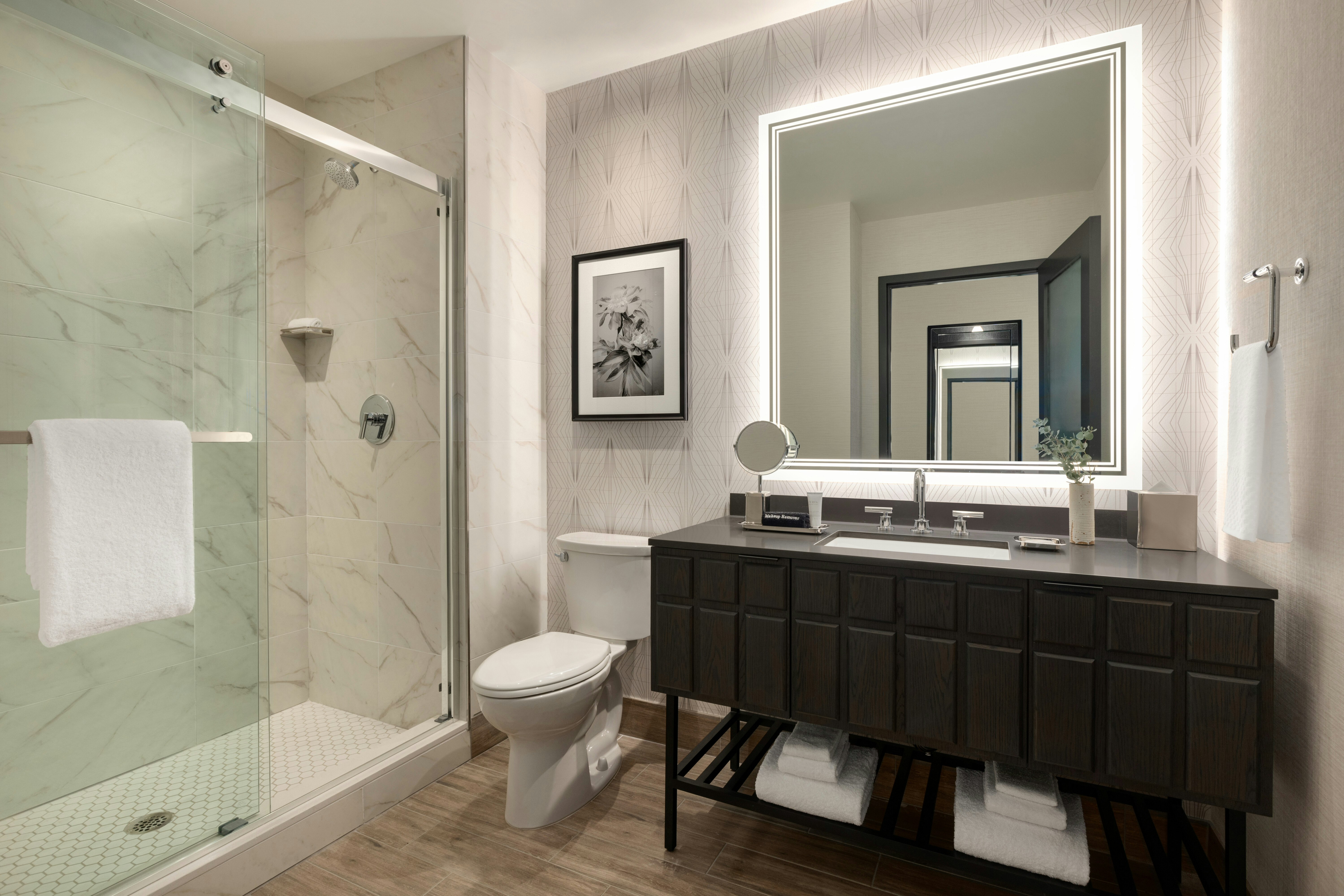 Valley Hotel Homewood Birmingham, Curio Collection by Hilton