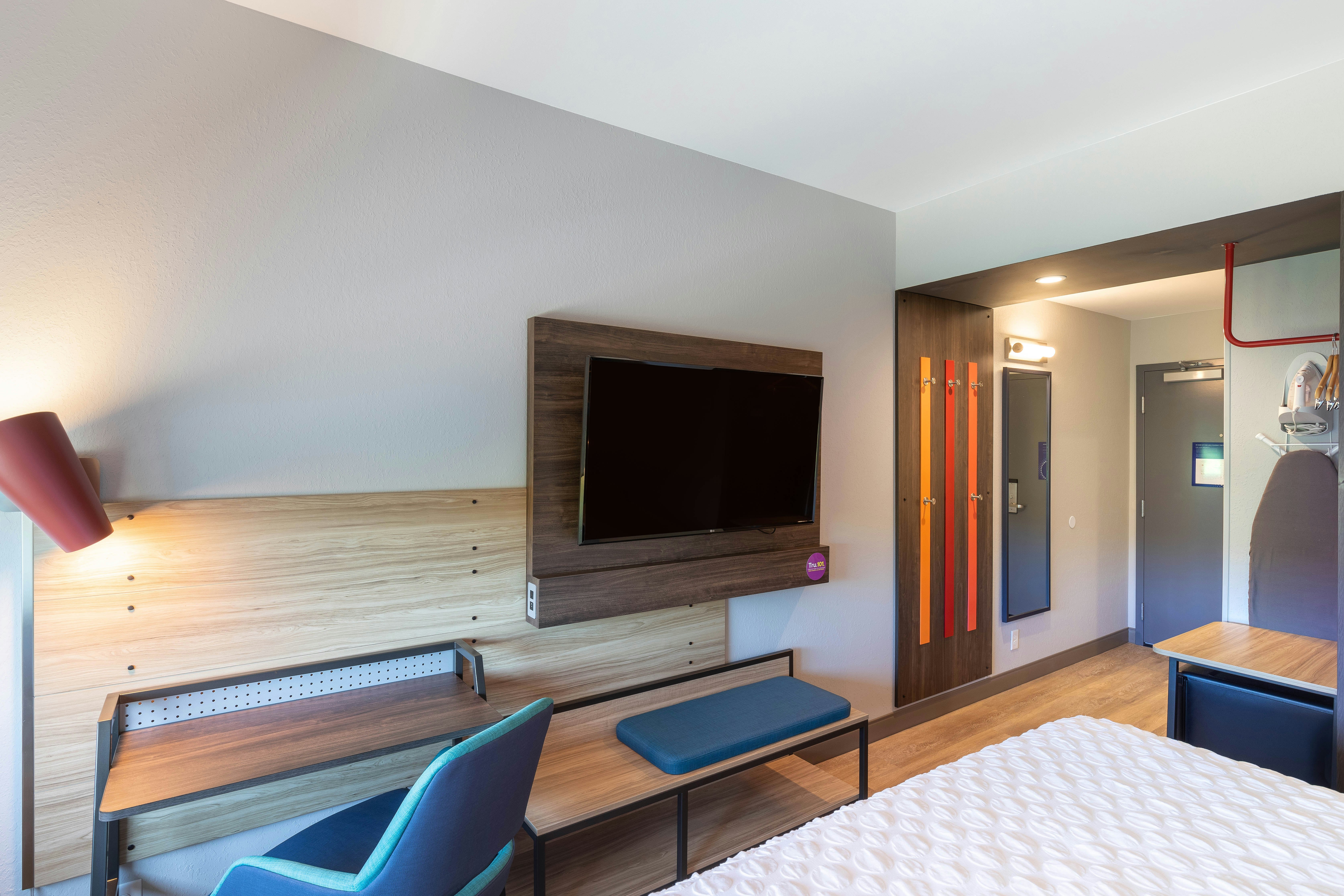 Tru by Hilton Eugene