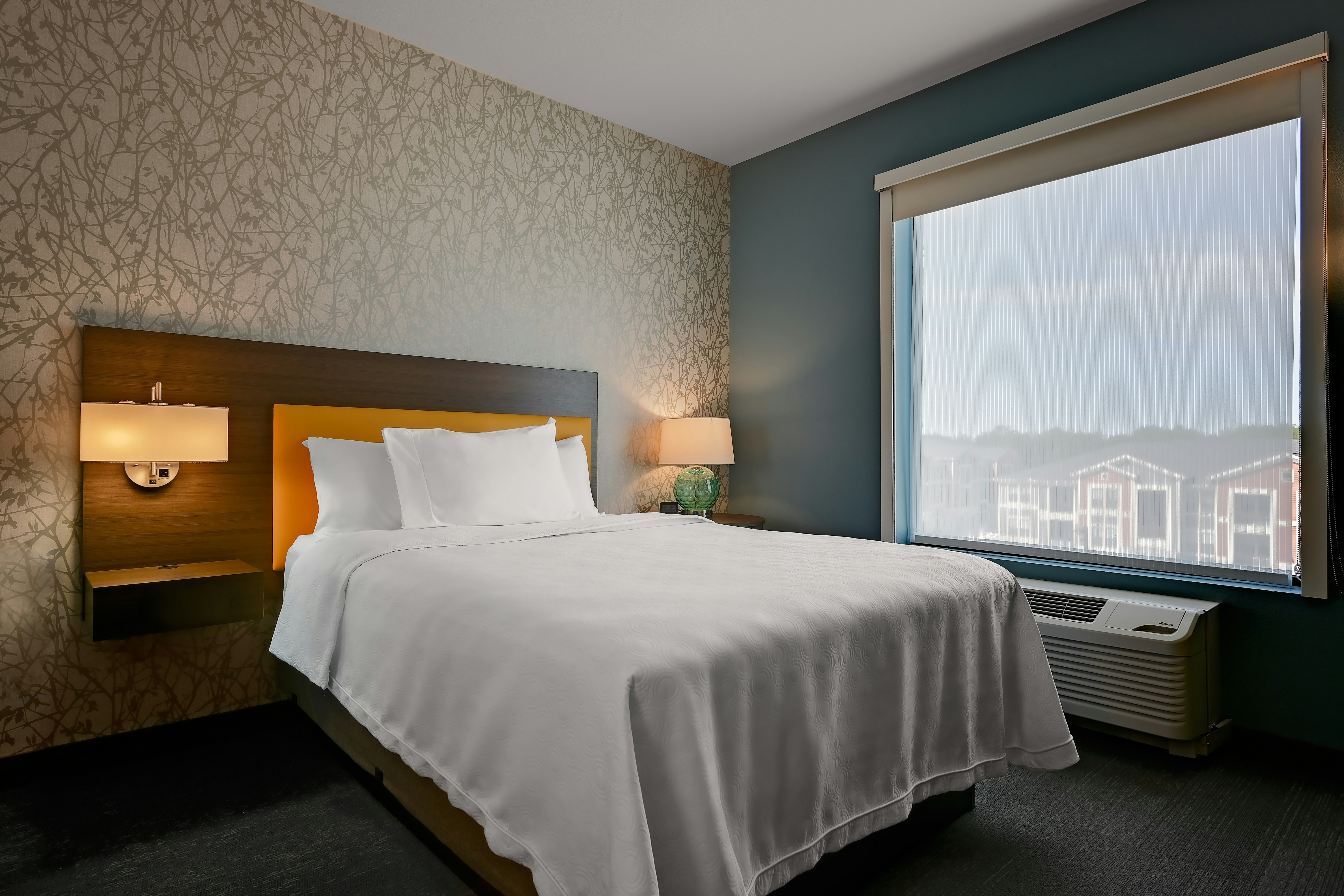 1 QUEEN 1BDRM SUITE NOSMOK