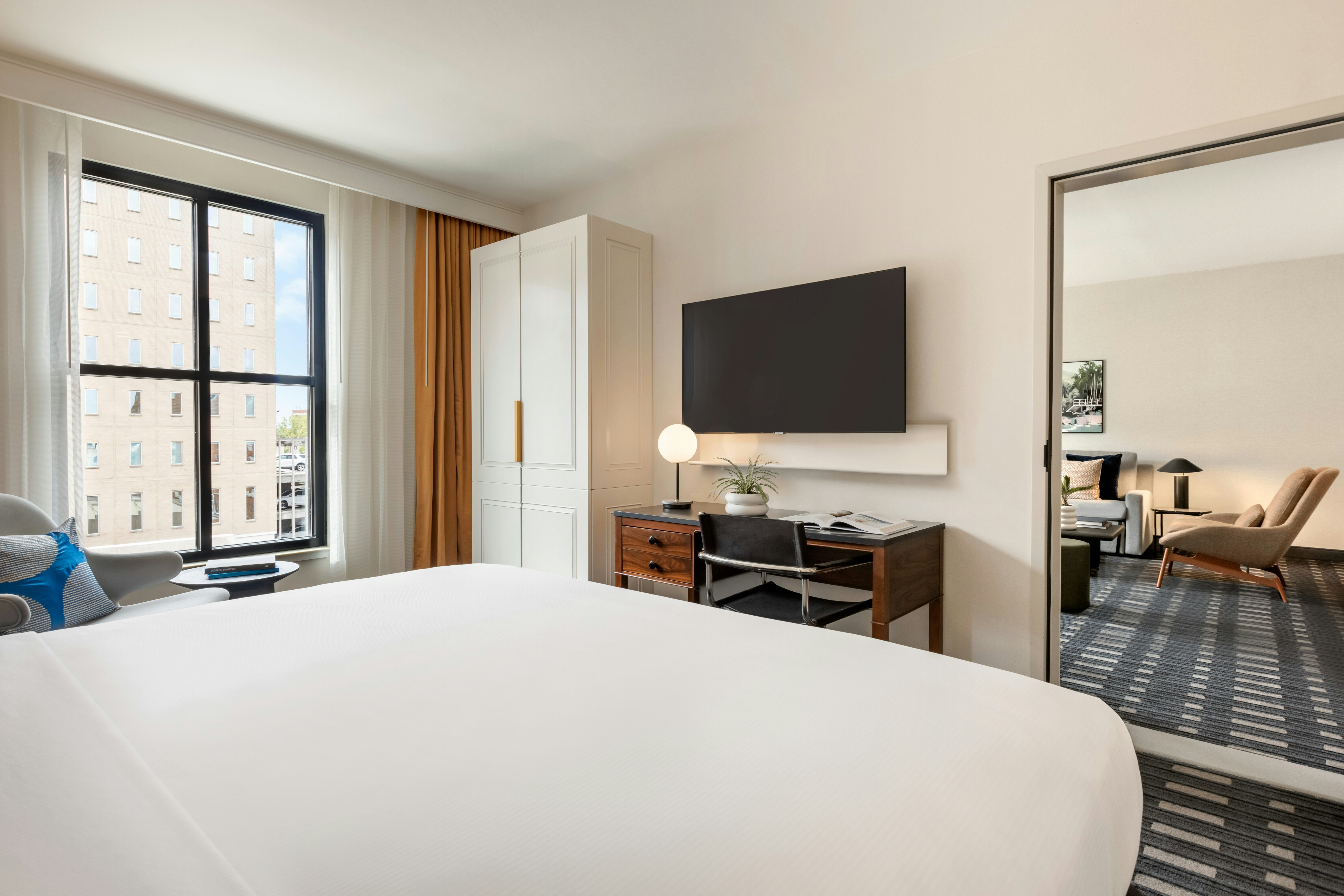 1KNG 1 BDRM RESERVE SUITE