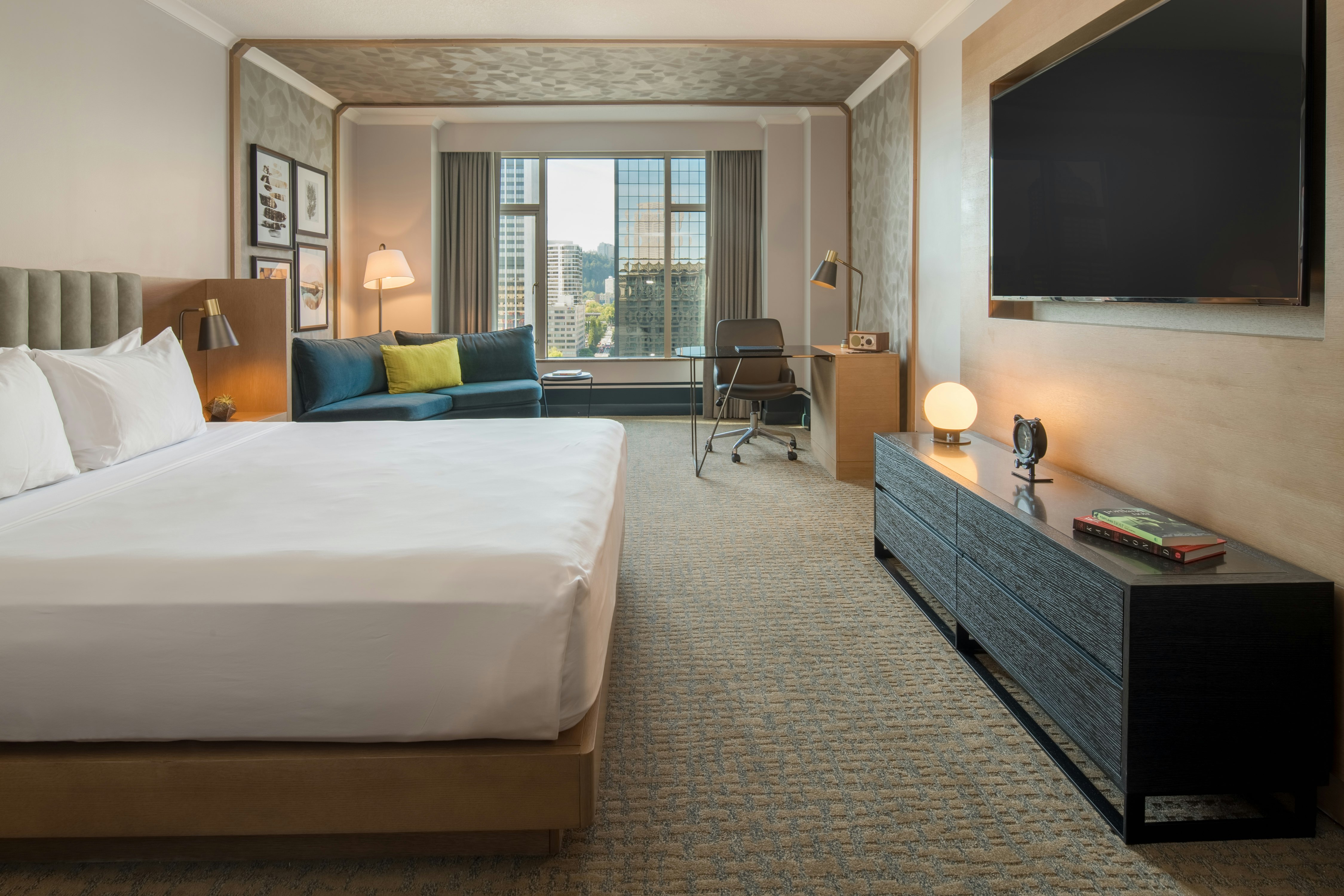 1 KING ROOM