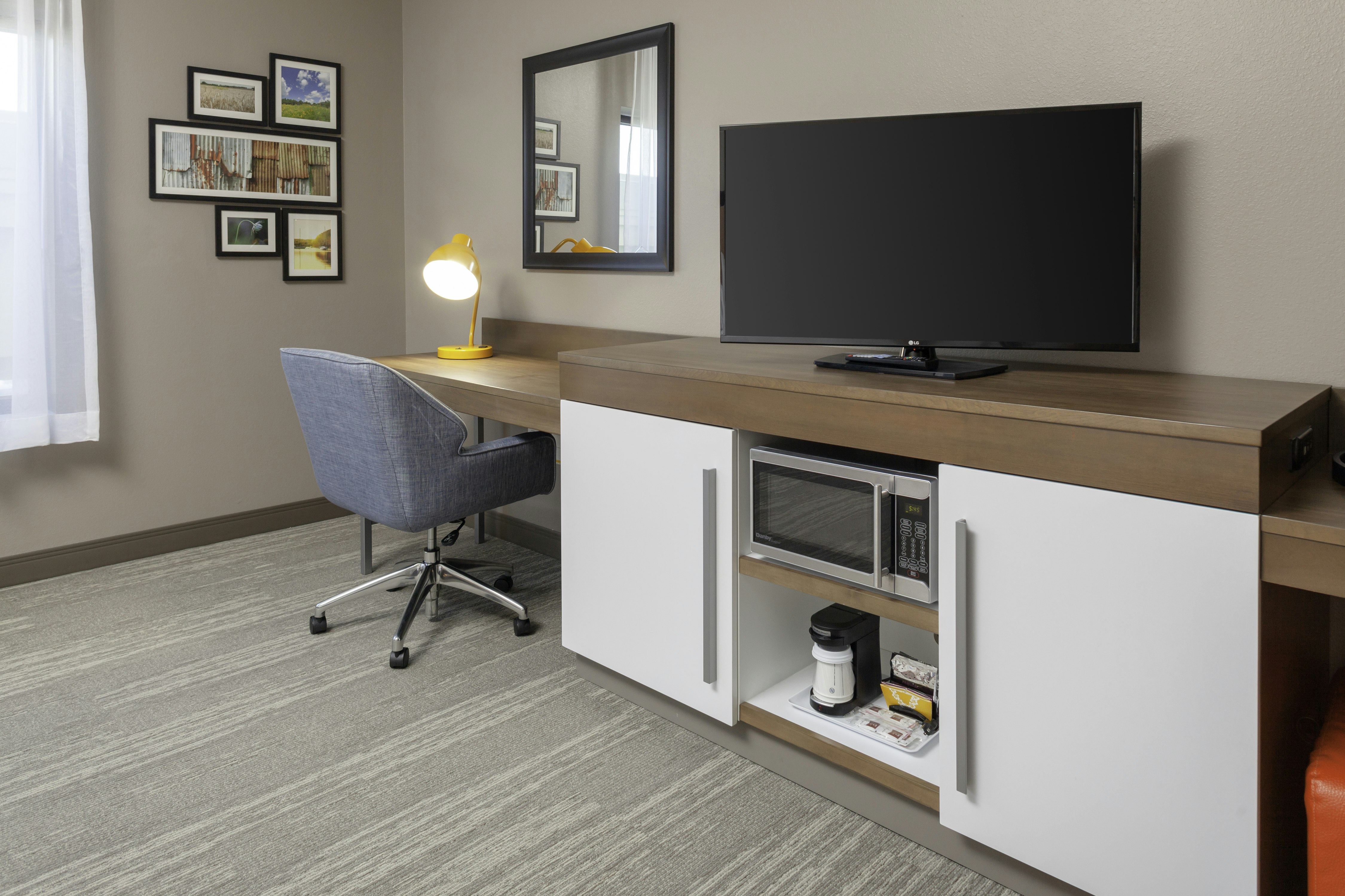 Hampton Inn & Suites Overland Park South