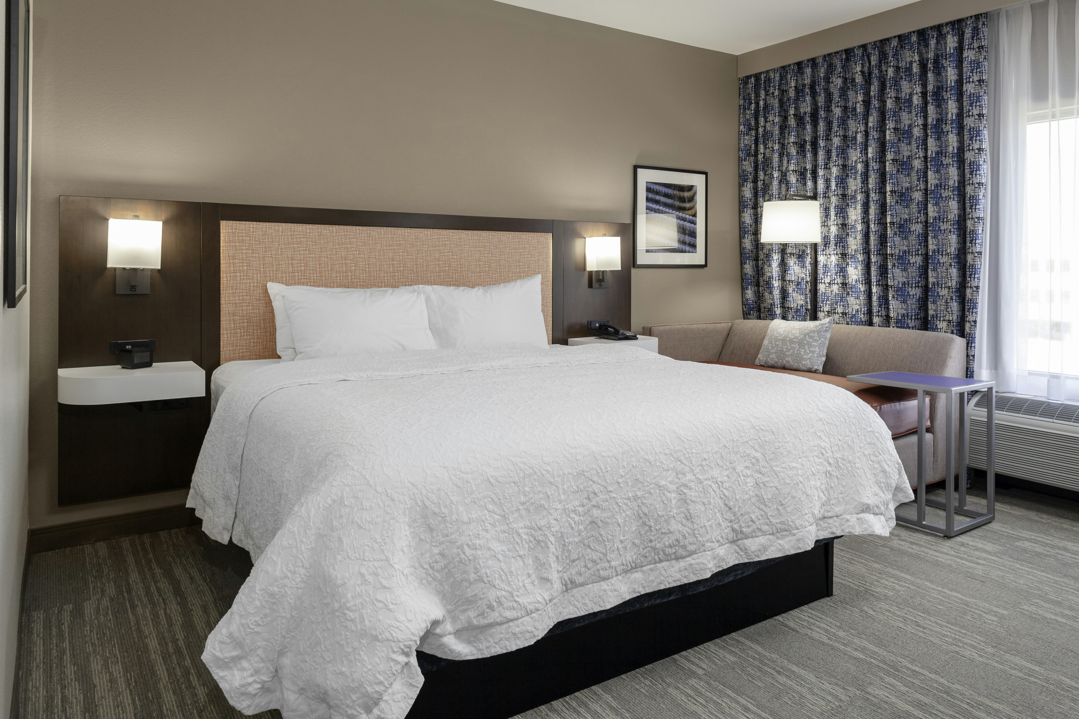 Hampton Inn & Suites Overland Park South