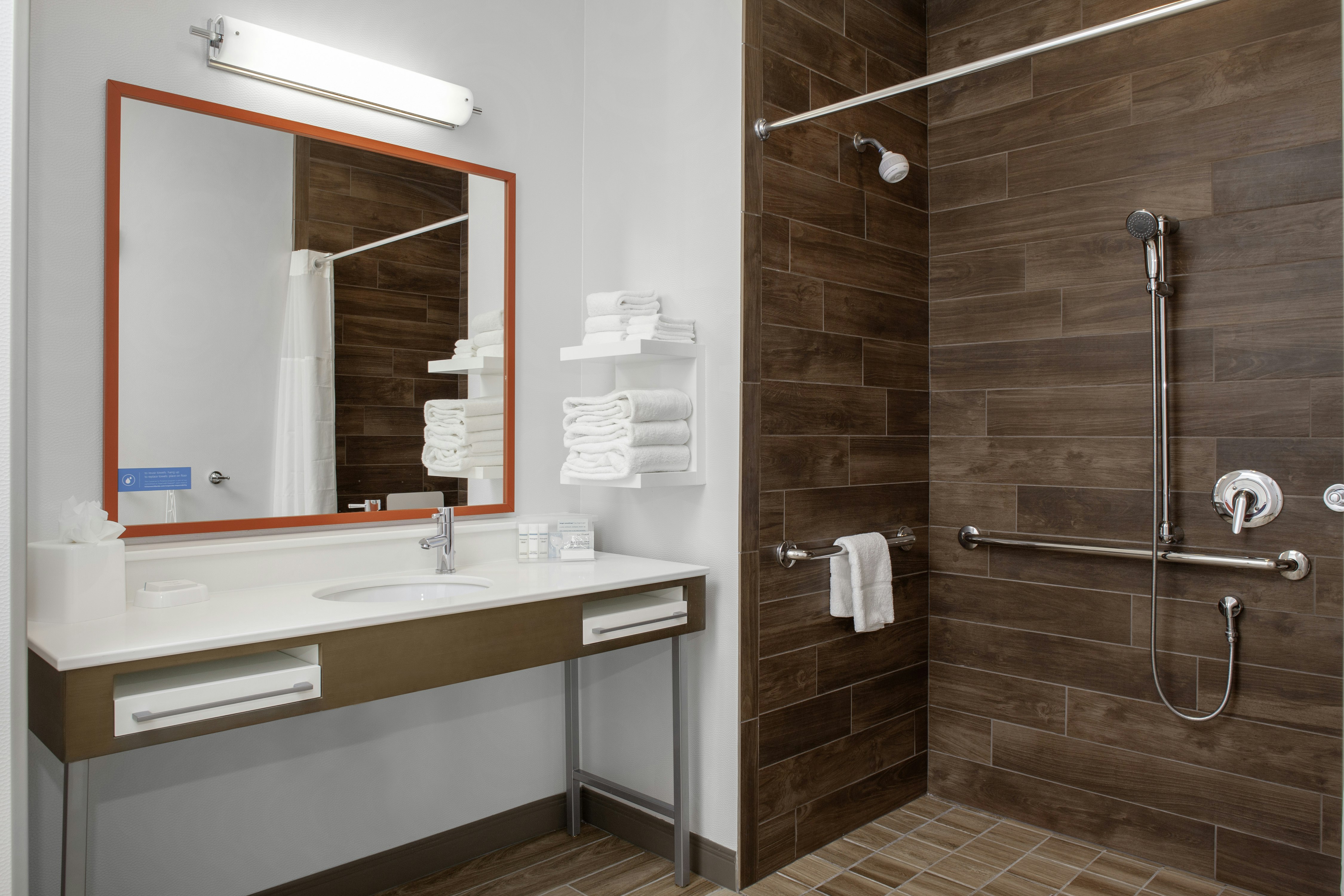 Hampton Inn & Suites Overland Park South