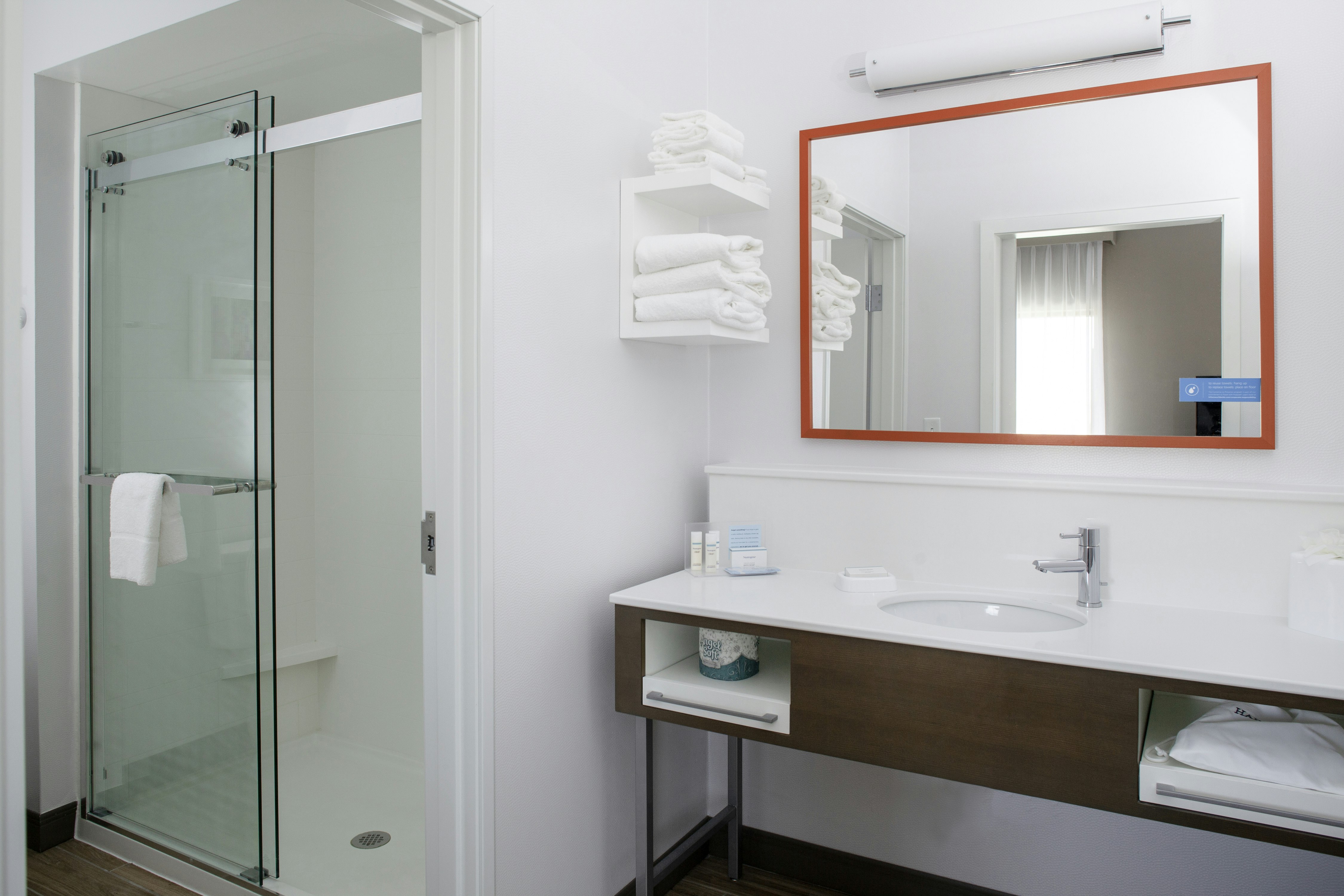 Hampton Inn & Suites Overland Park South