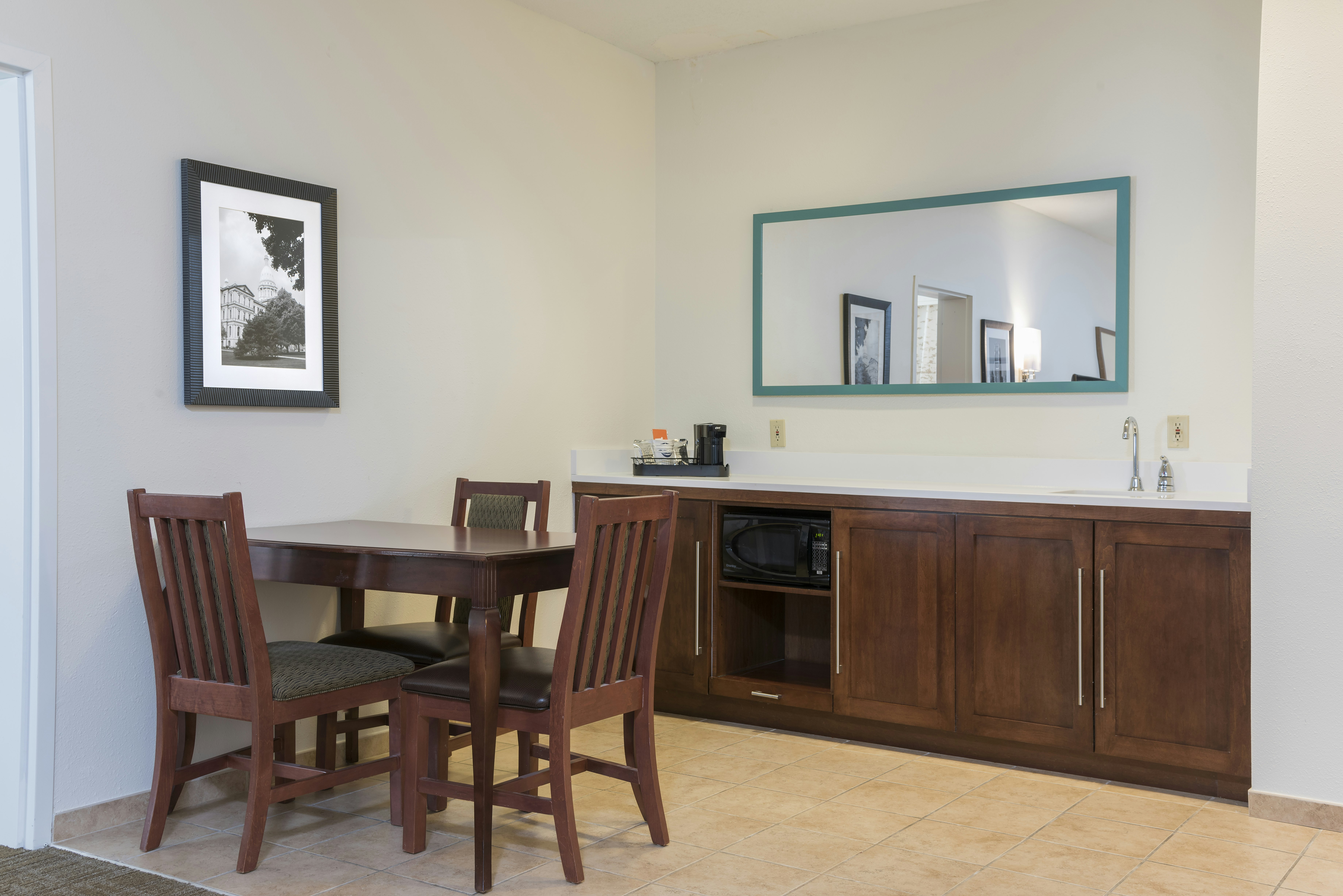 KNG /2 BAY SUITE/  NSMKG