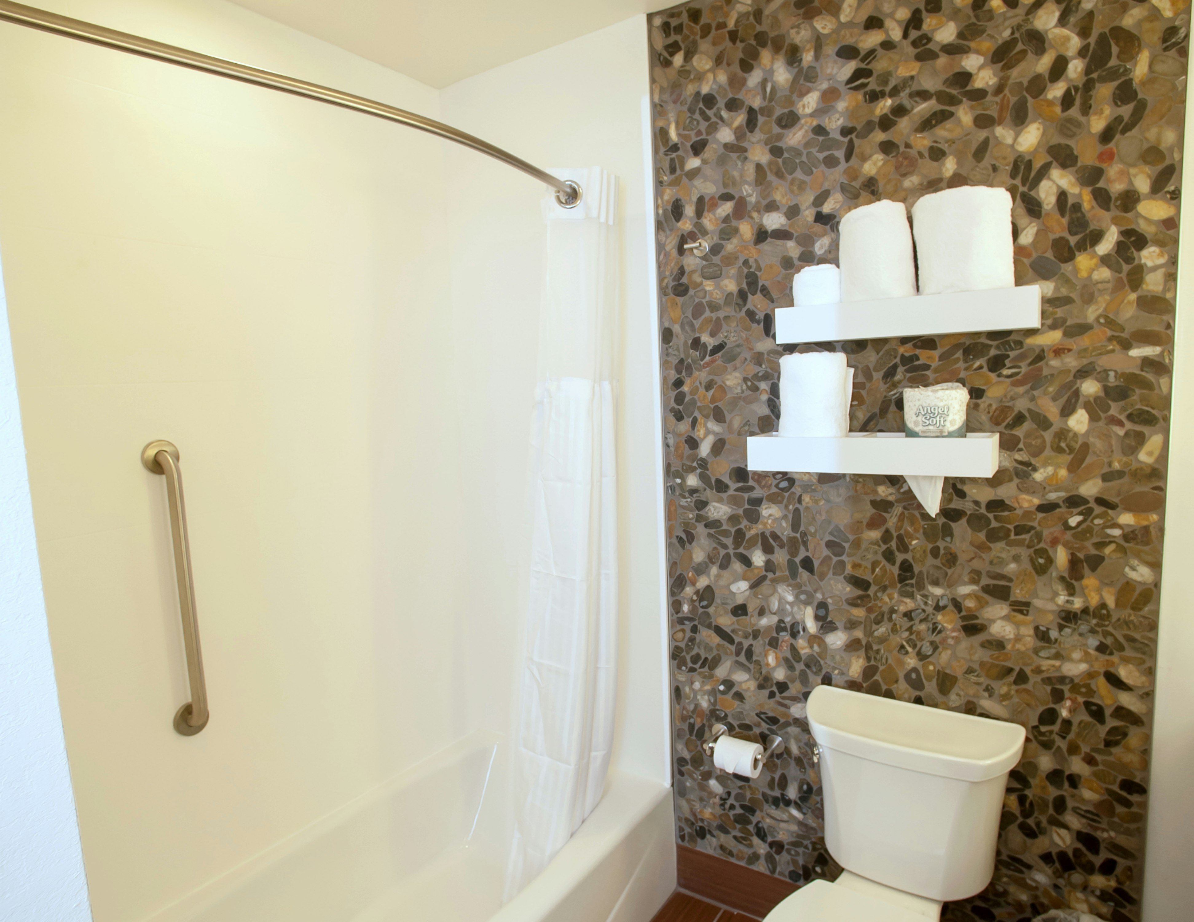 1 KING ACC RM W/BATHTUB