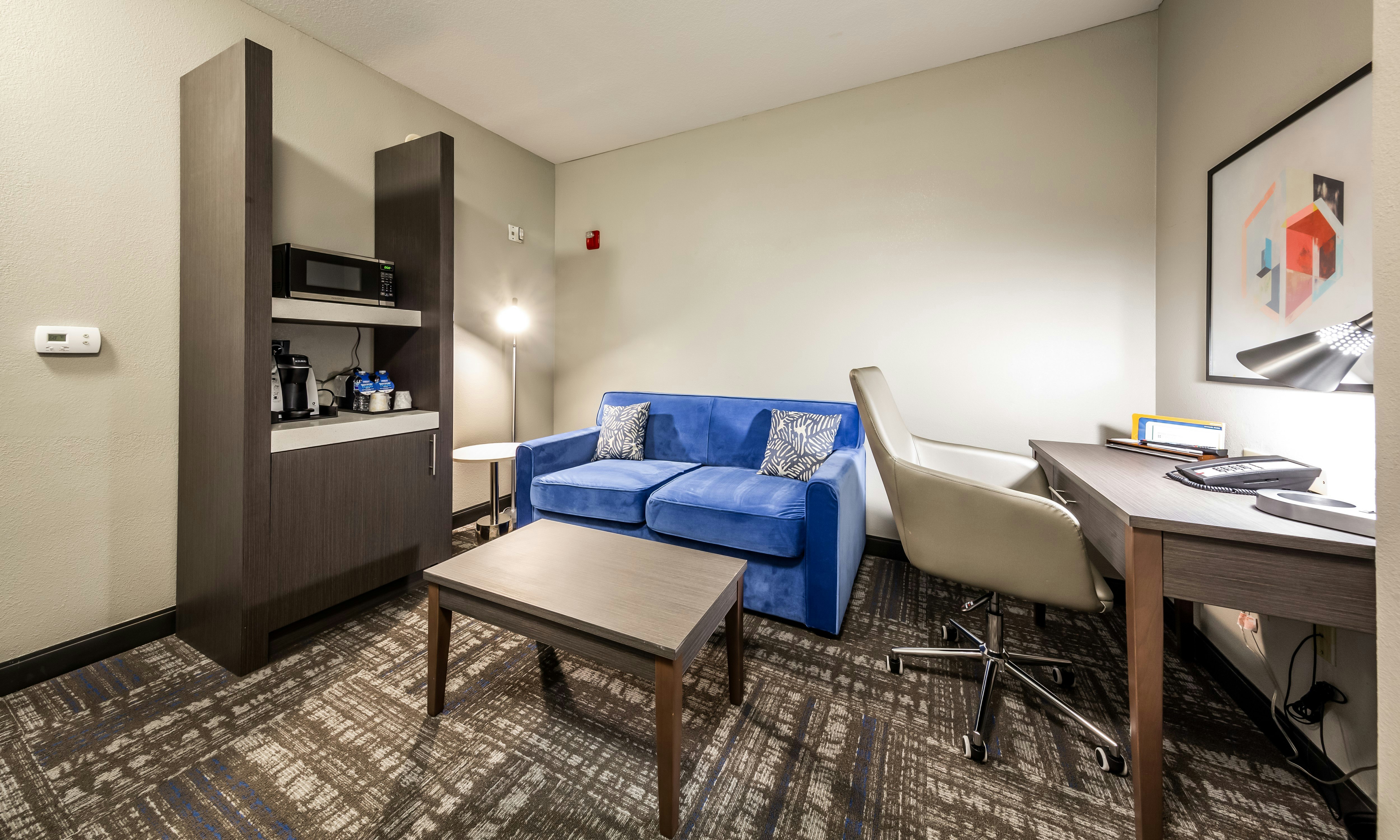1 KNG ACC JR STE W/TUB