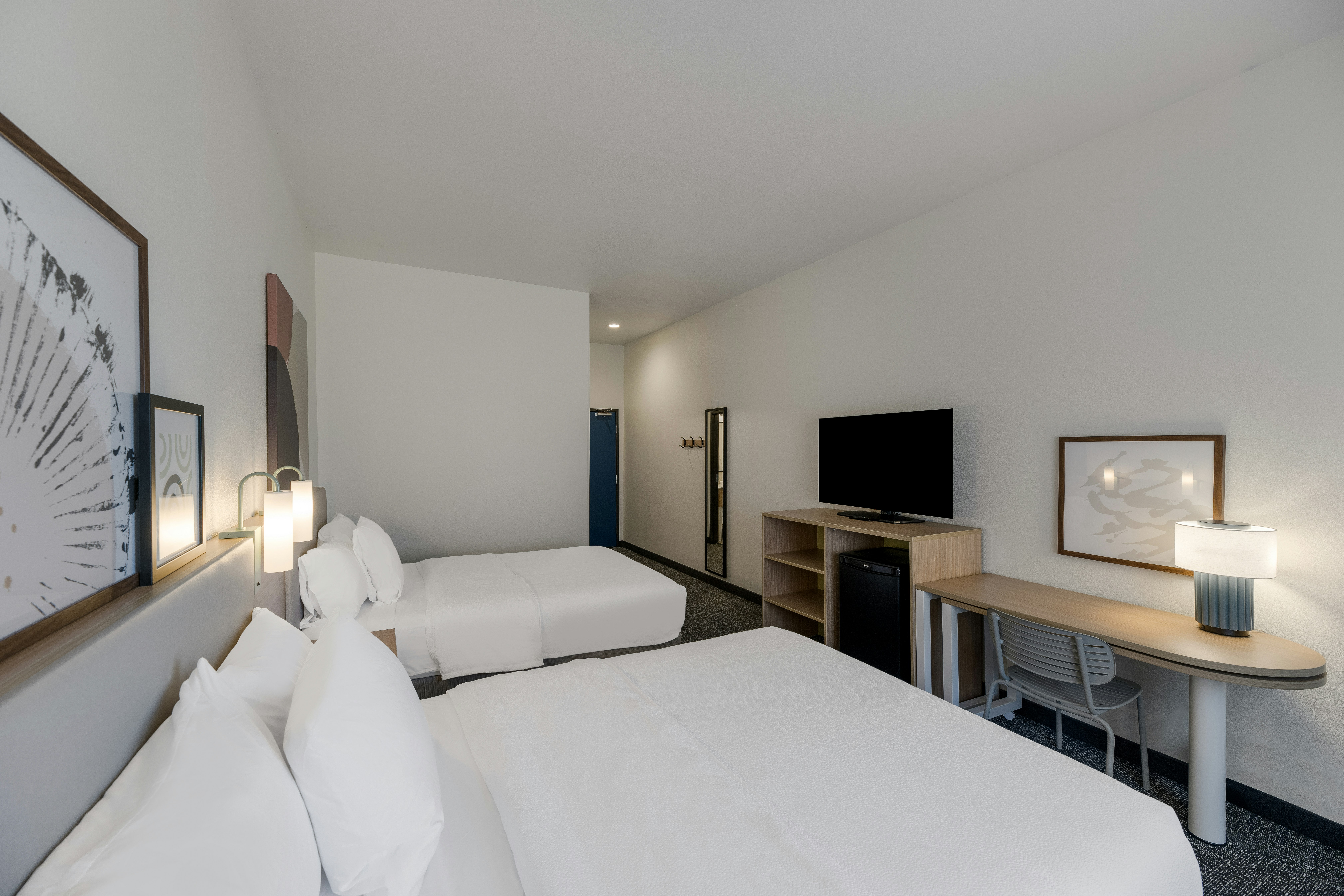 2 QUEEN BEDS NONSMOKING