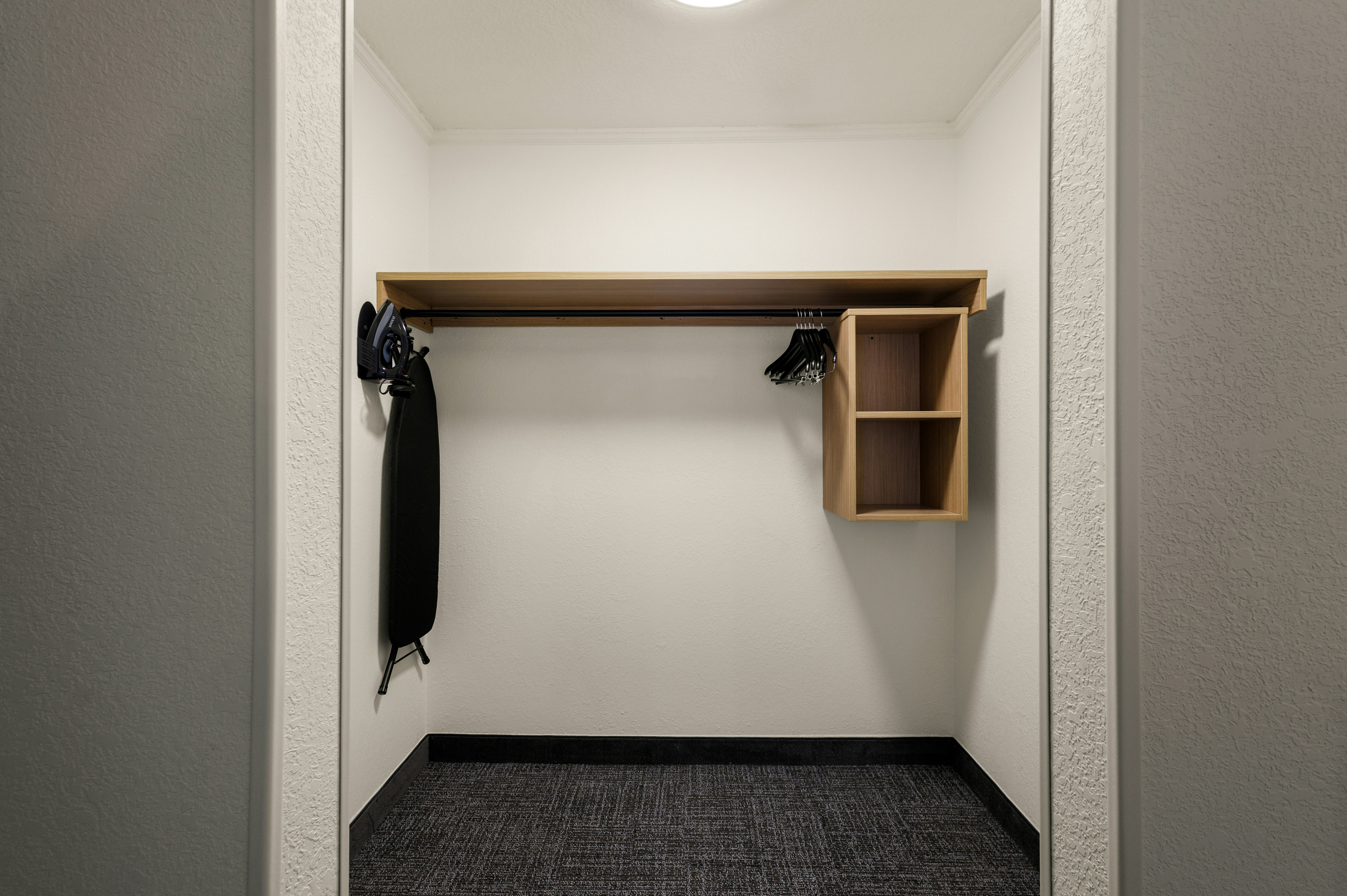 1 KING 1 BEDROOM SUITE