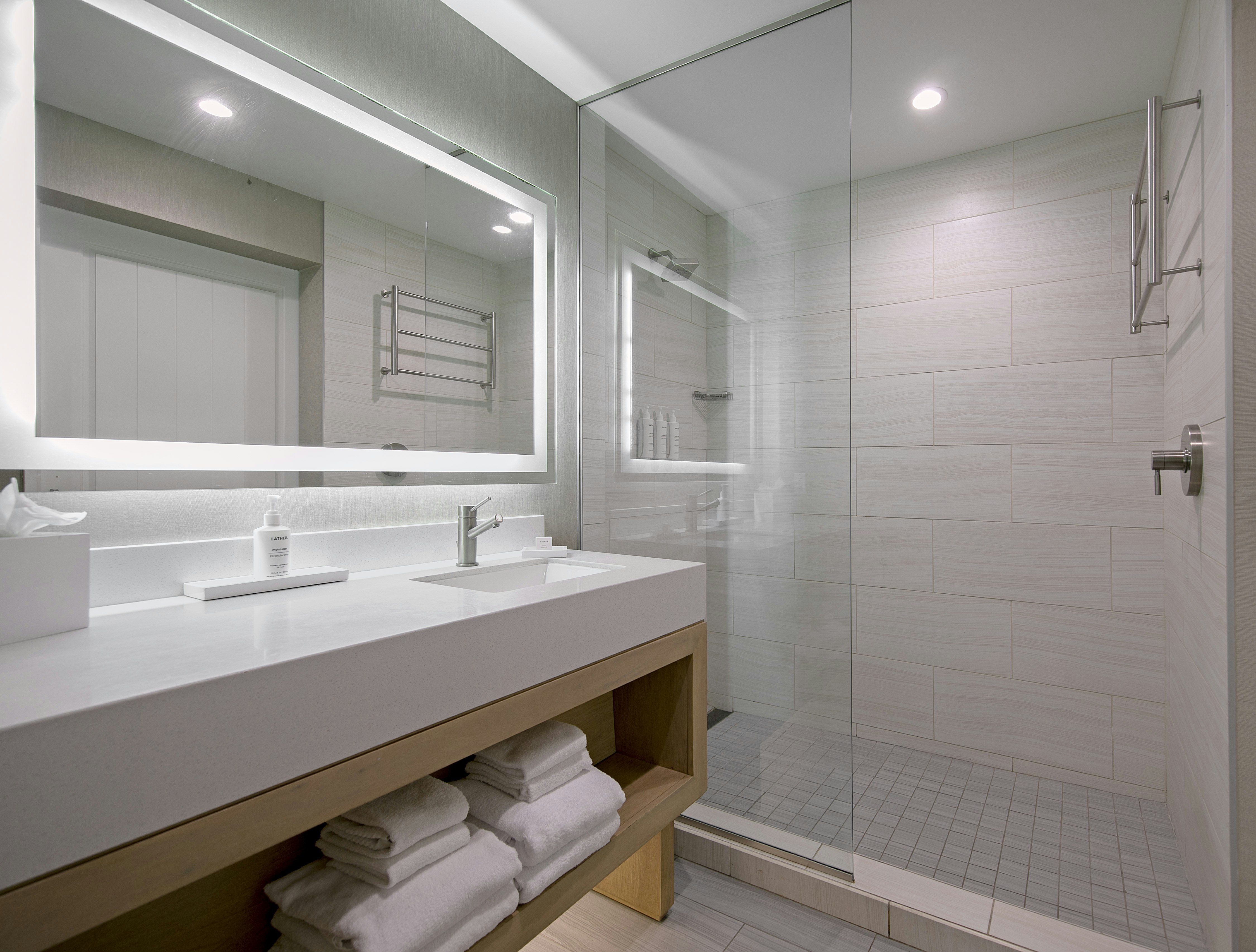 Inn at the Pier Pismo Beach, Curio Collection by Hilton