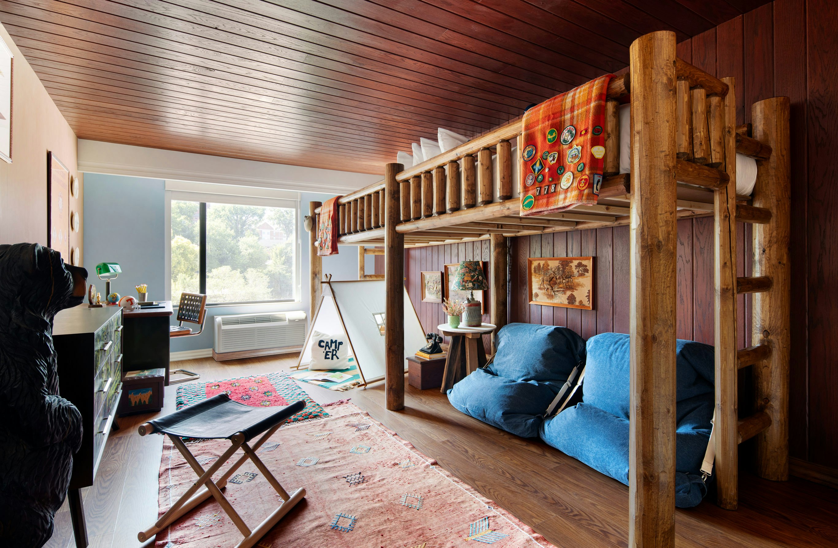 GRADUATE FAMILY ROOM