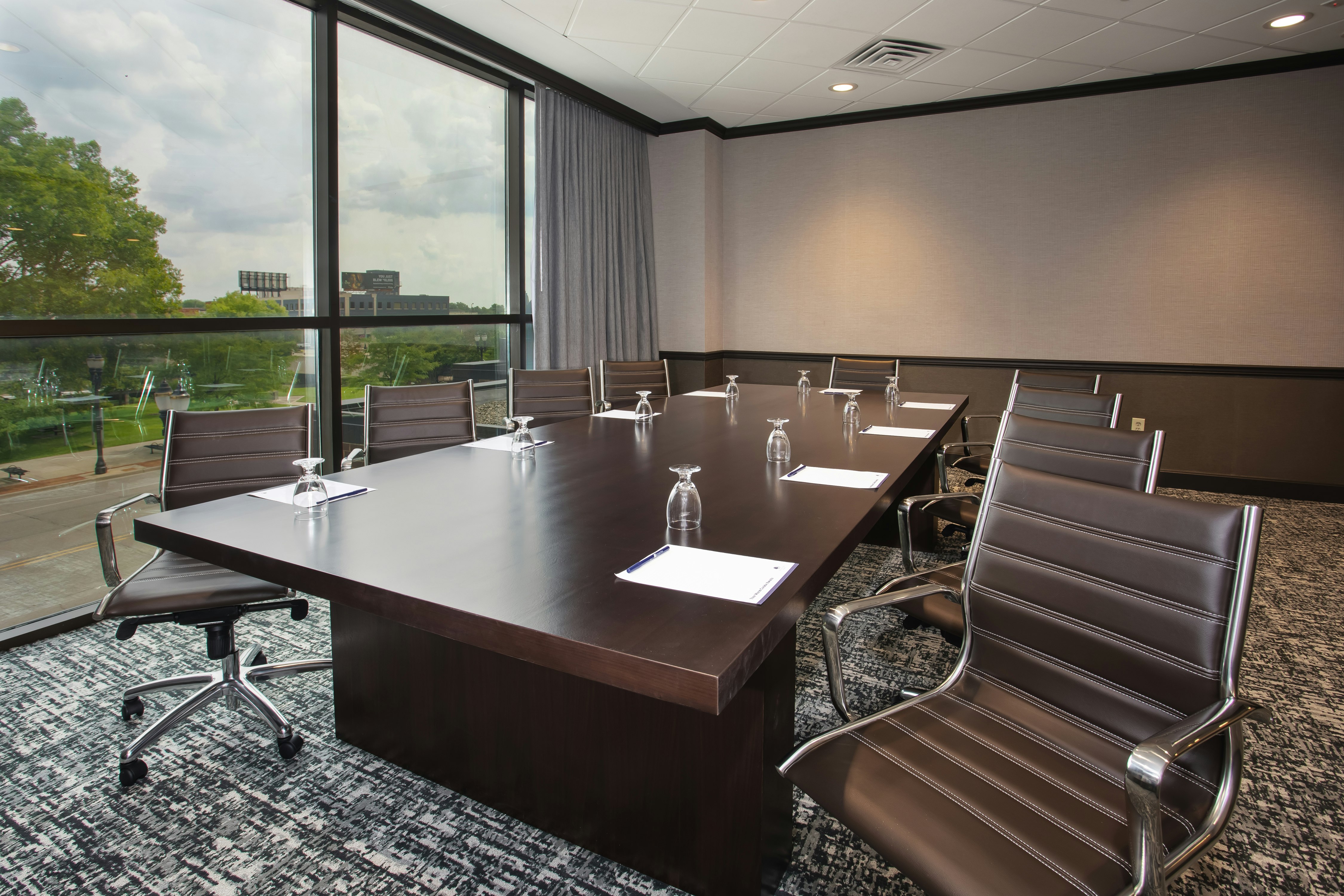 DoubleTree by Hilton Lansing