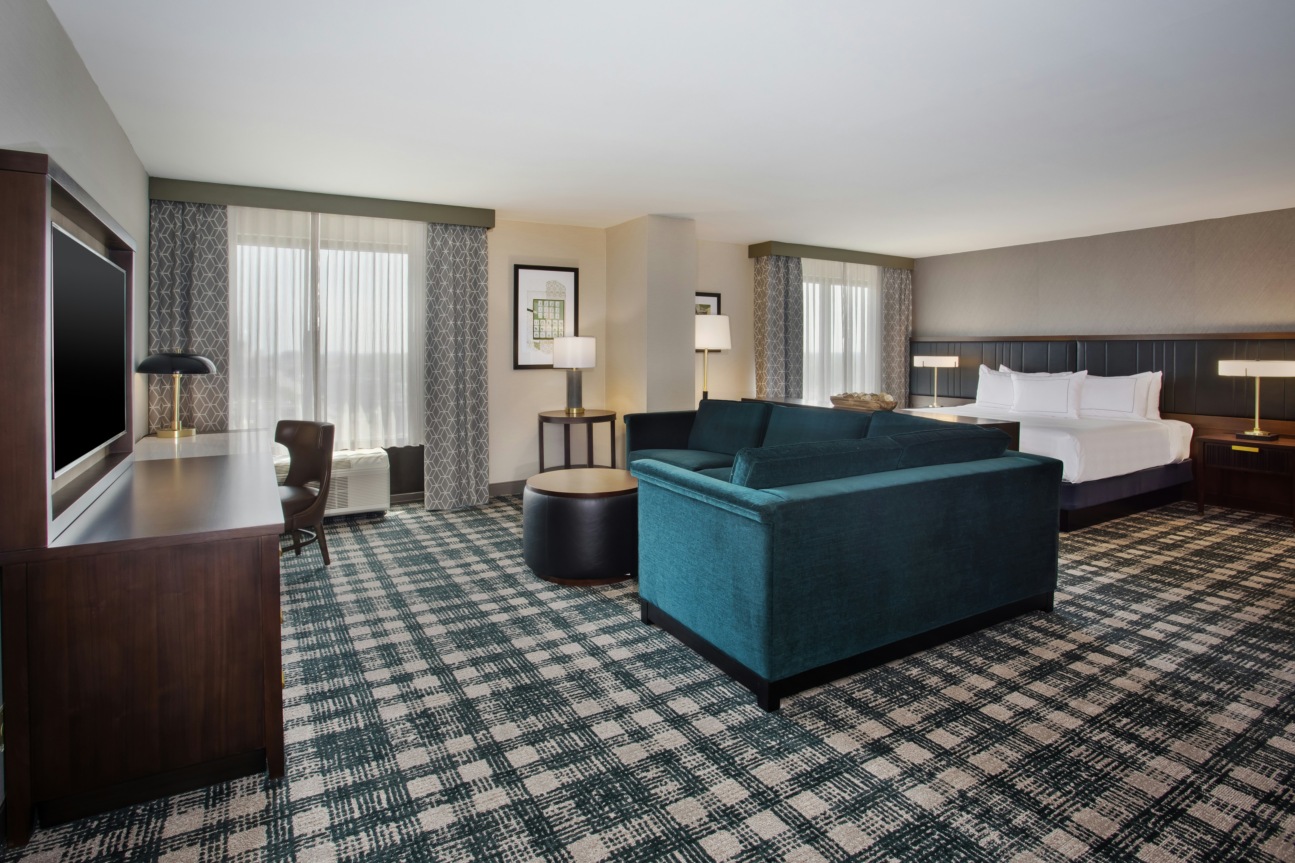 1 KING JR SUITE