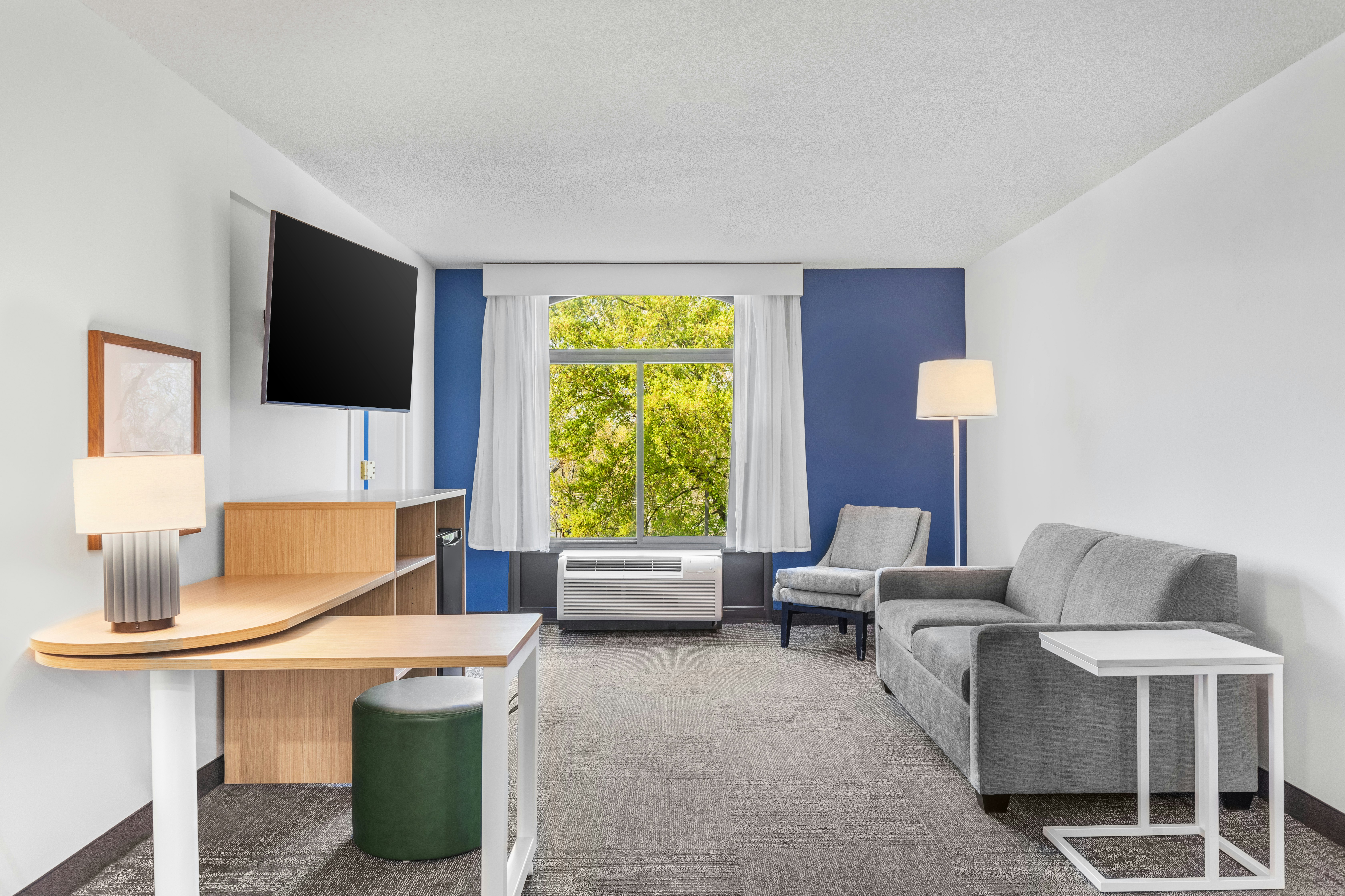 1 KING 1 BDRM SUITE