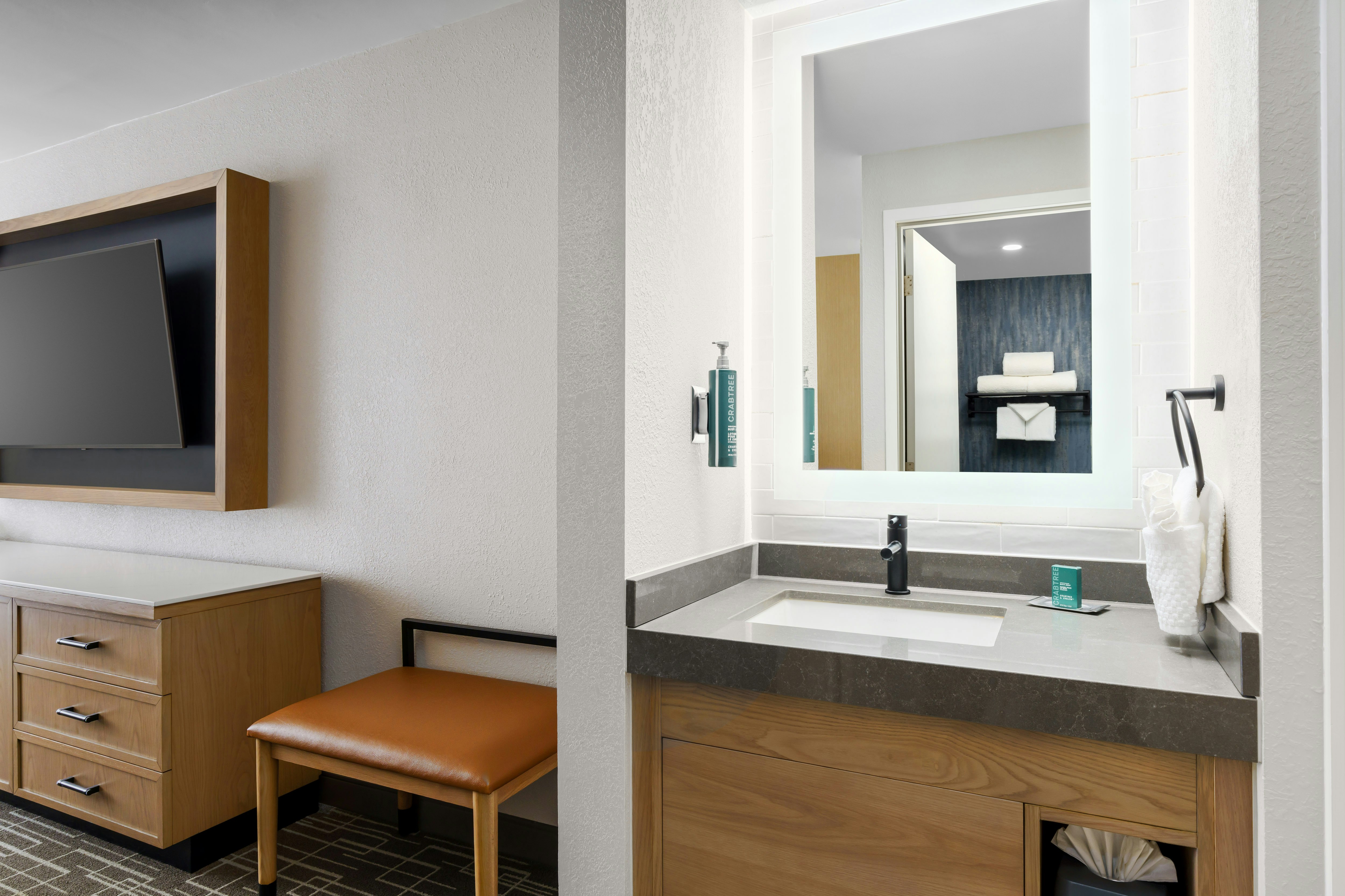 DoubleTree by Hilton Charlotte City Center