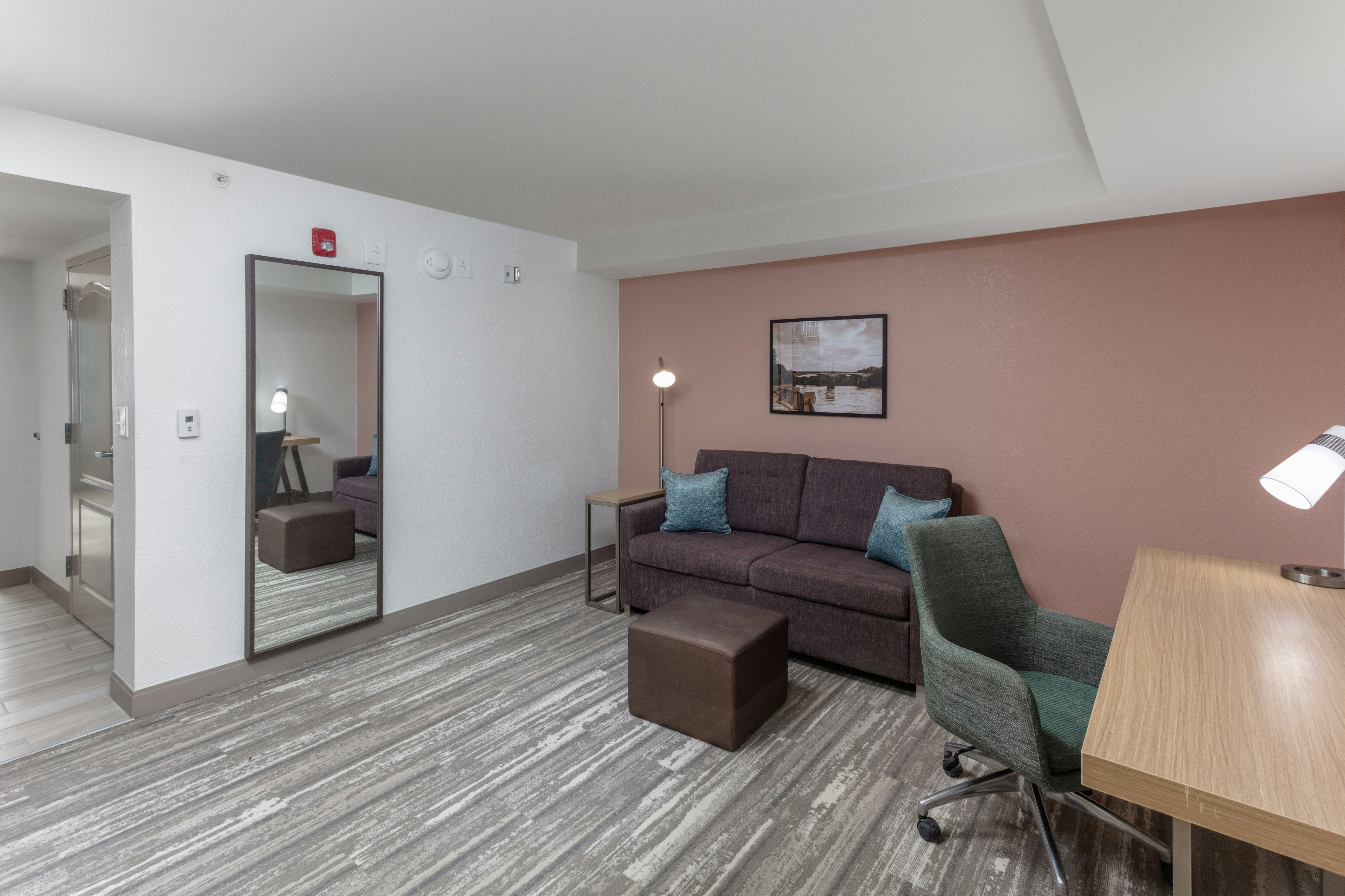 1 KING BED JUNIOR SUITE