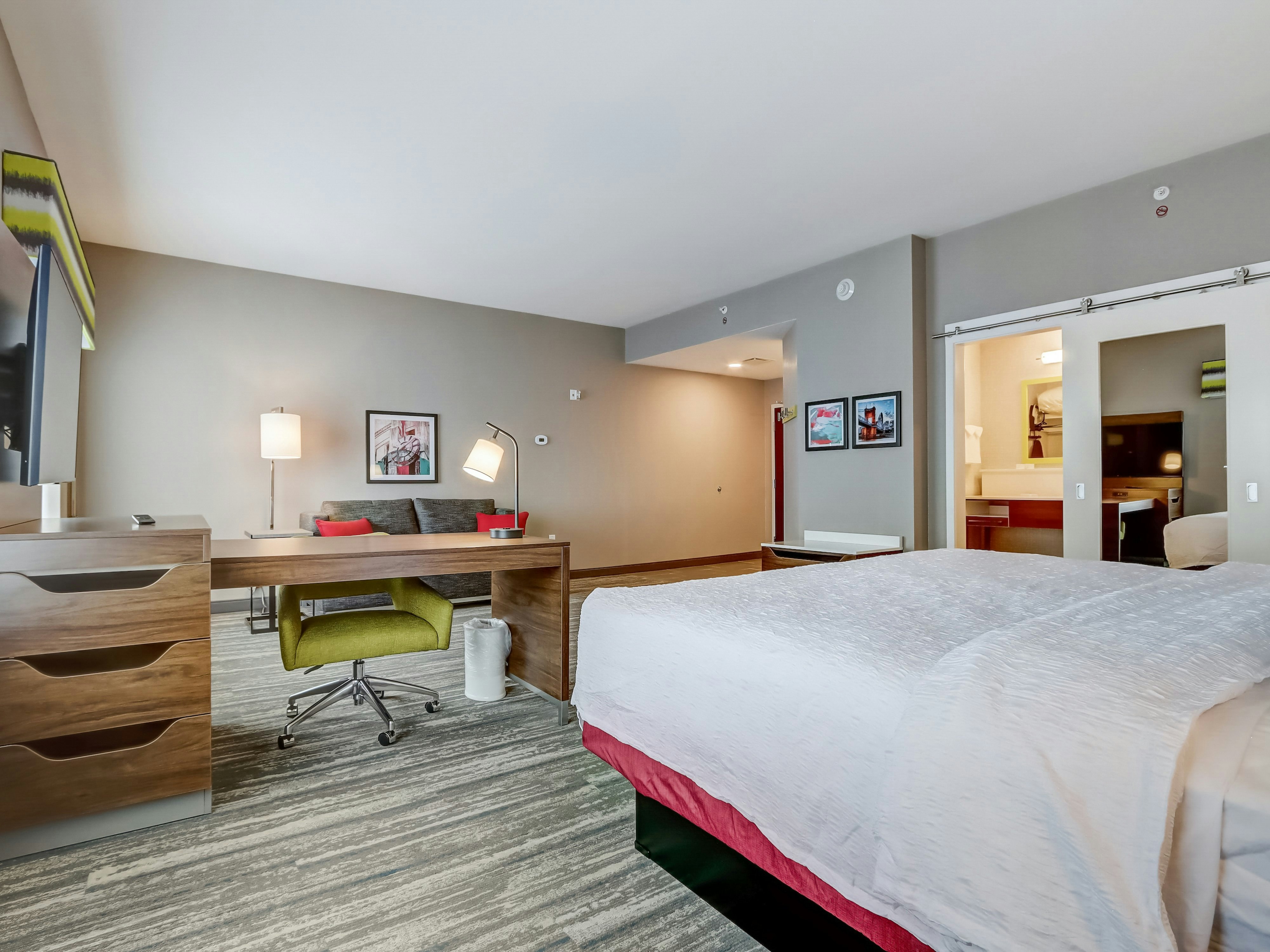 Hampton Inn and Suites by Hilton Cincinnati Midtown Rookwood