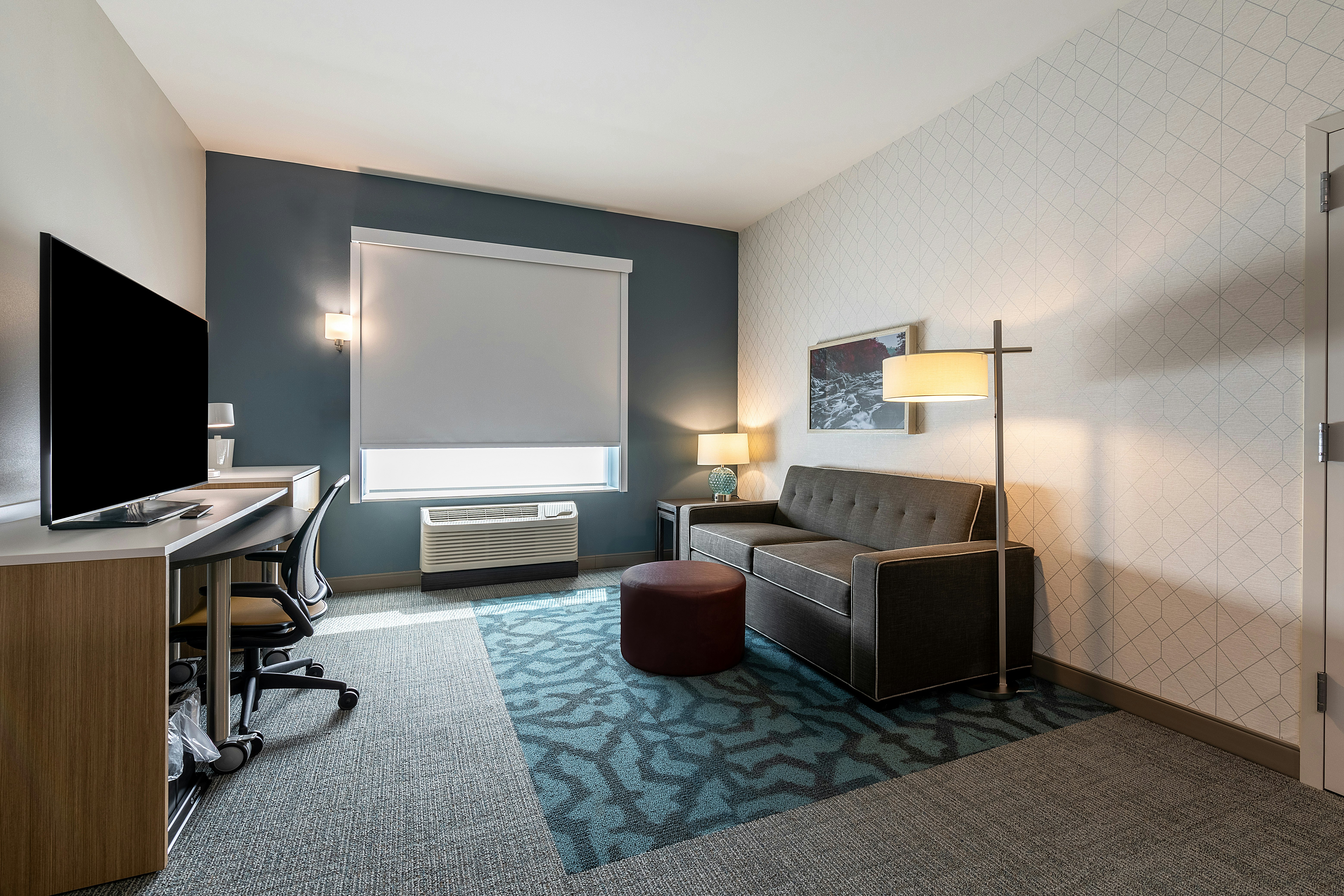 1KING ACC TUB SUITE