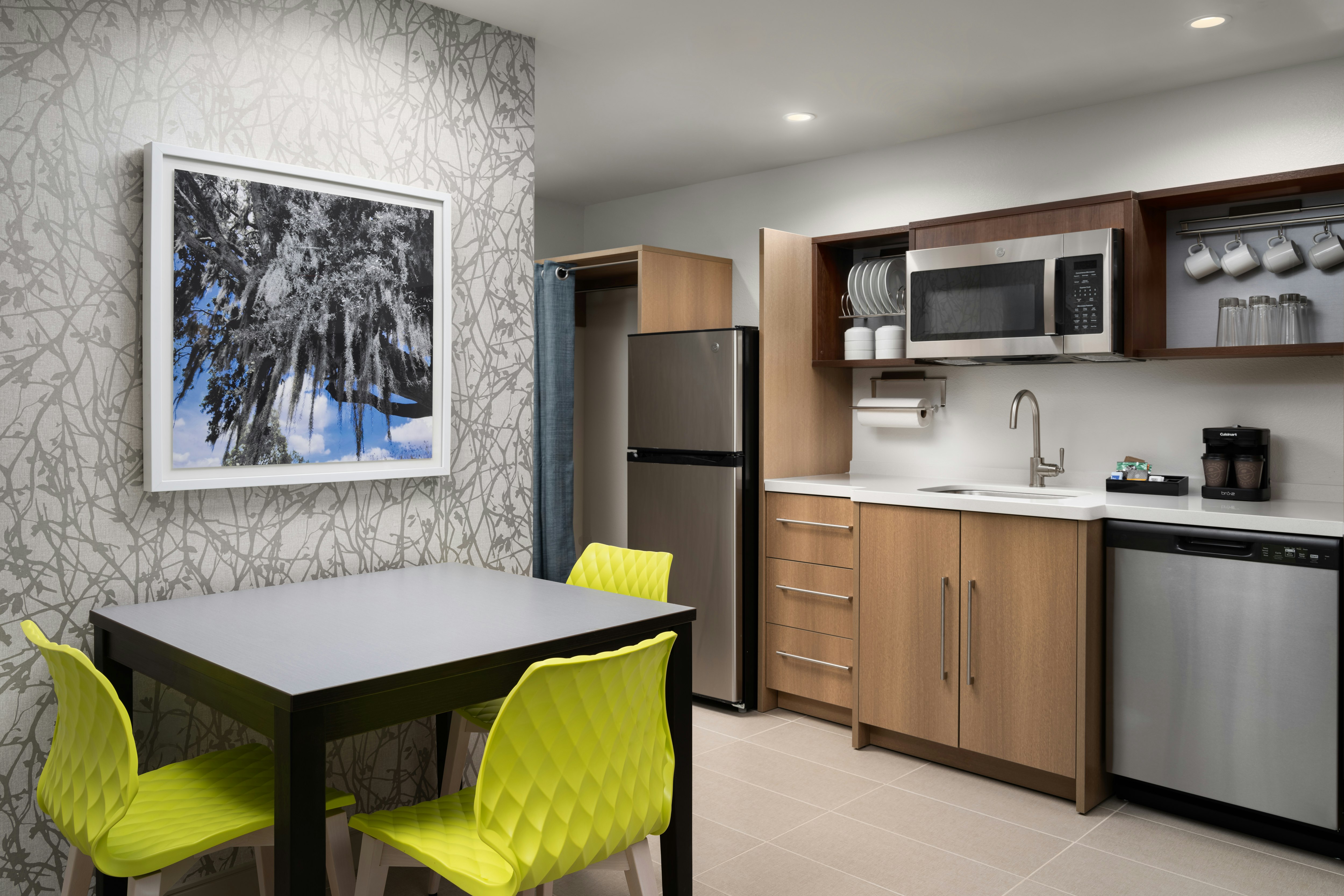 1 KING 1BEDROOM SUITE