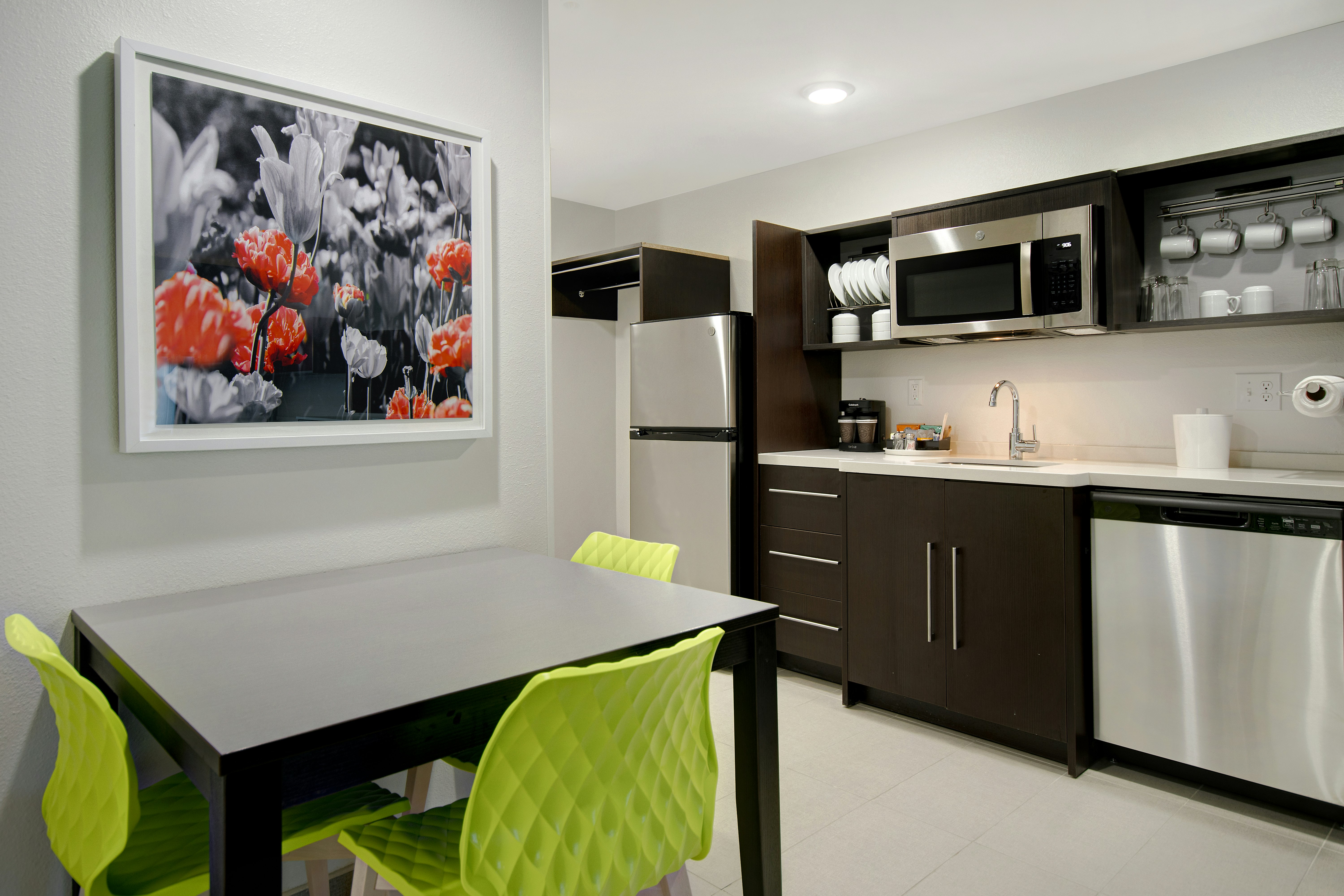 1 KING 1BEDROOM SUITE