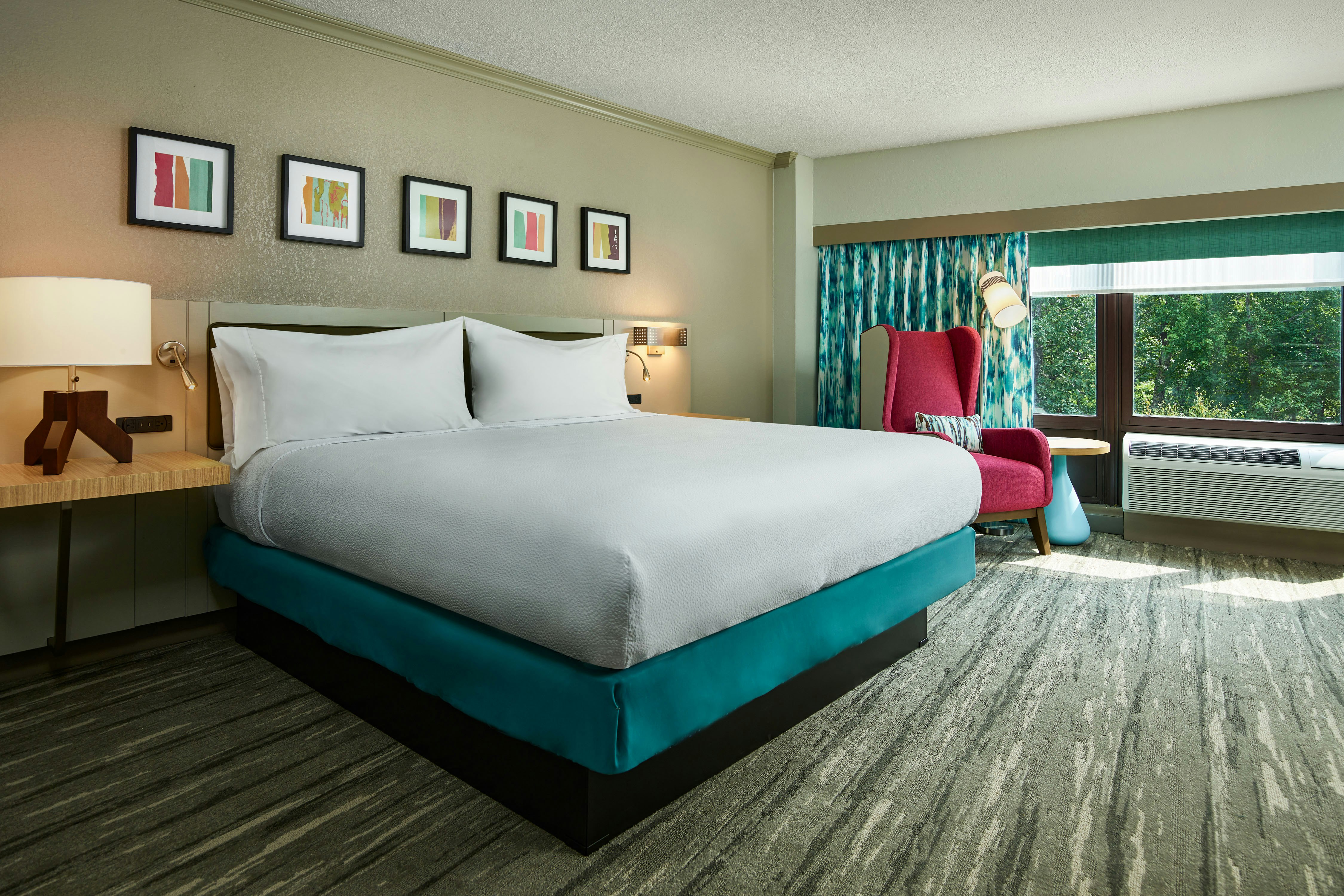 1 KING BED JUNIOR SUITE