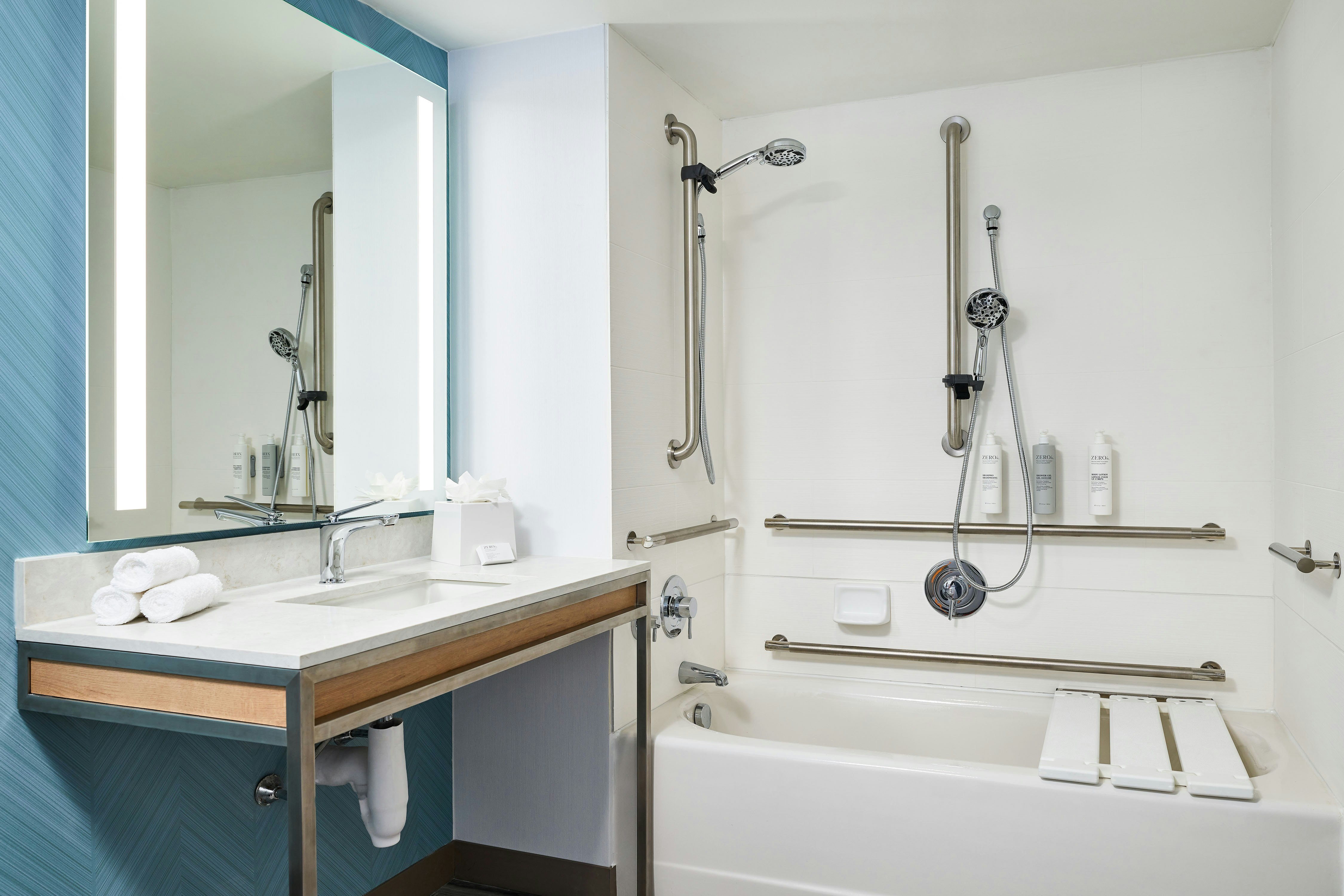 1 KG BED ACC RM W/BATHTUB