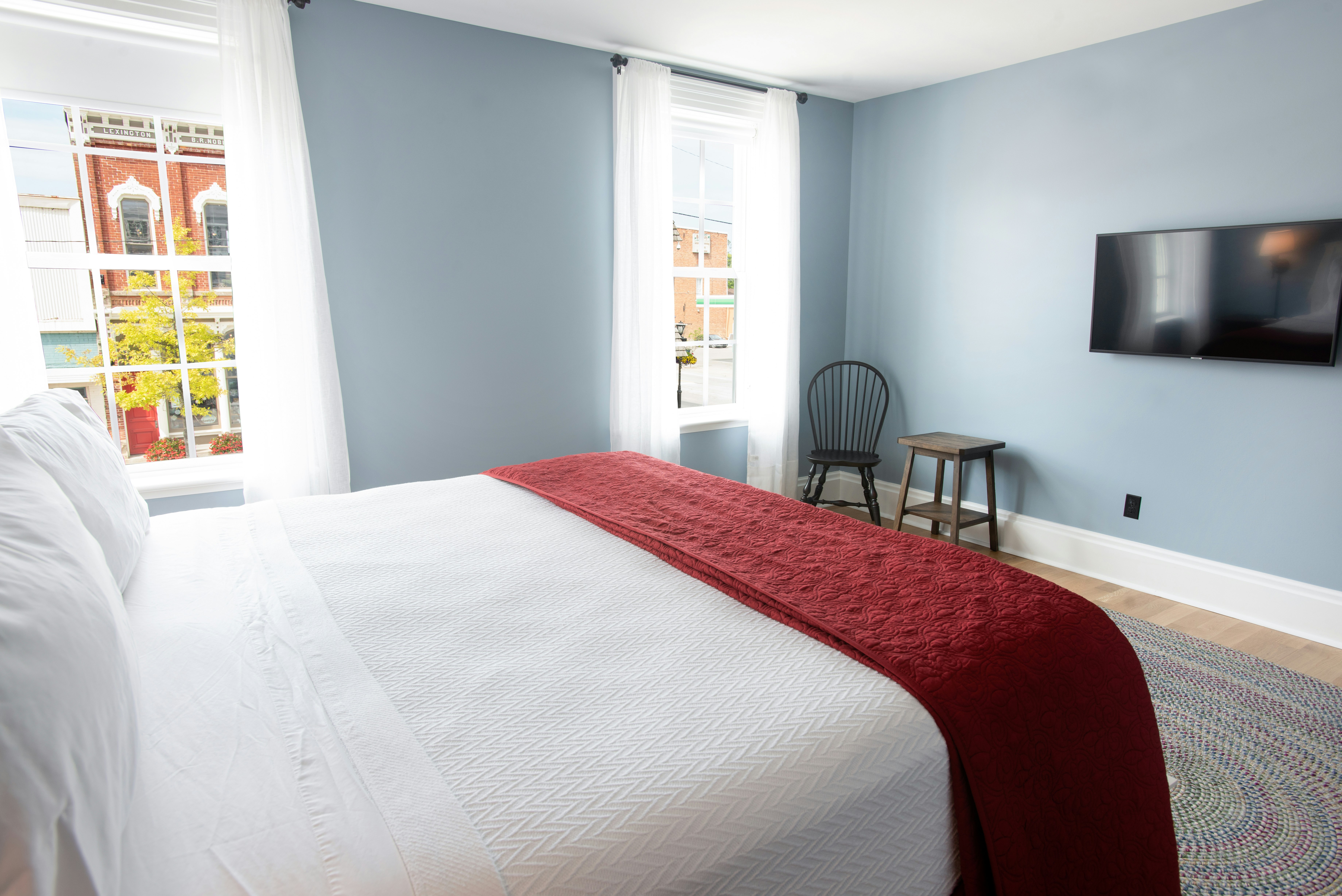 1 KING BED CORNER