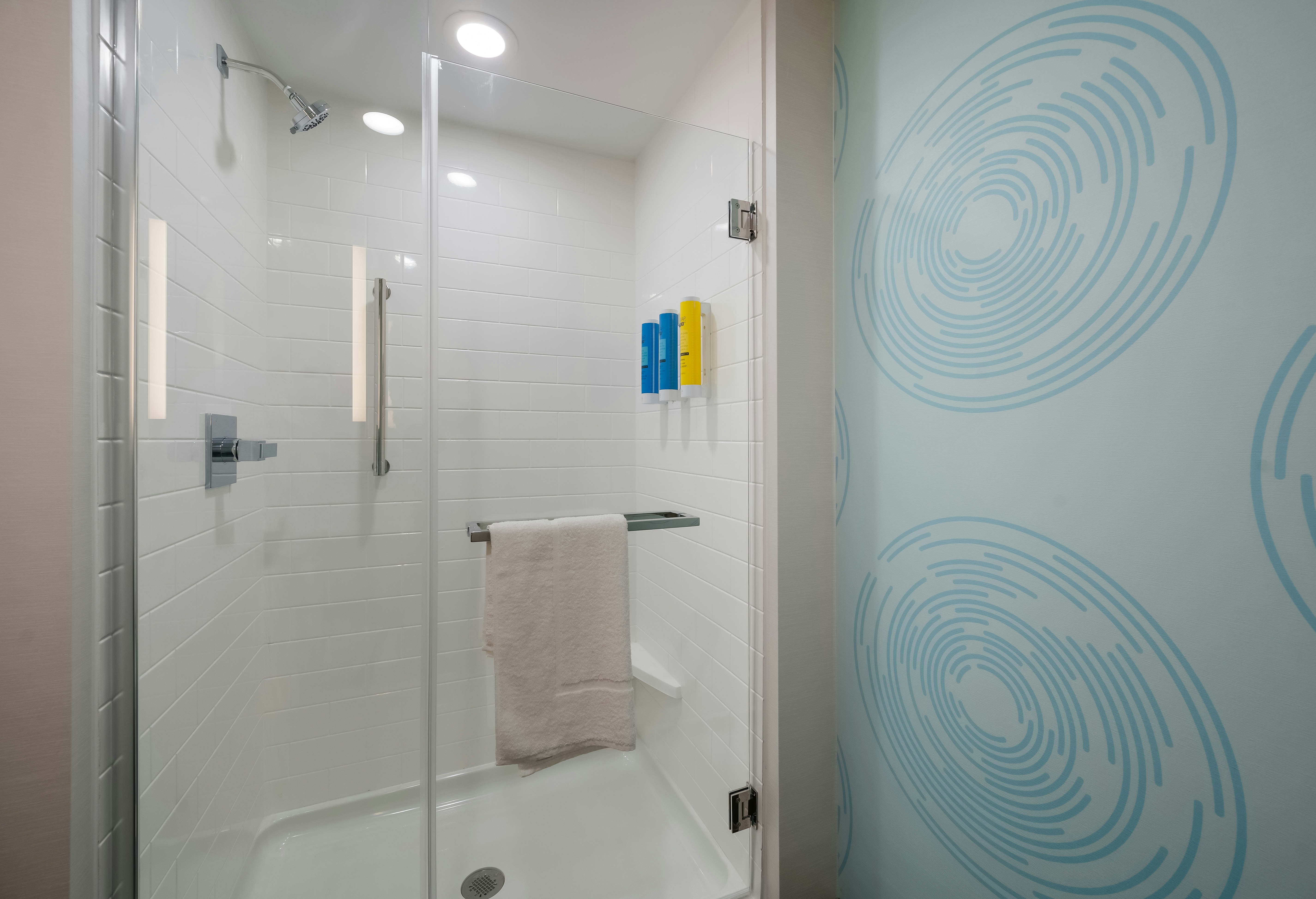 Tru by Hilton Novi Detroit