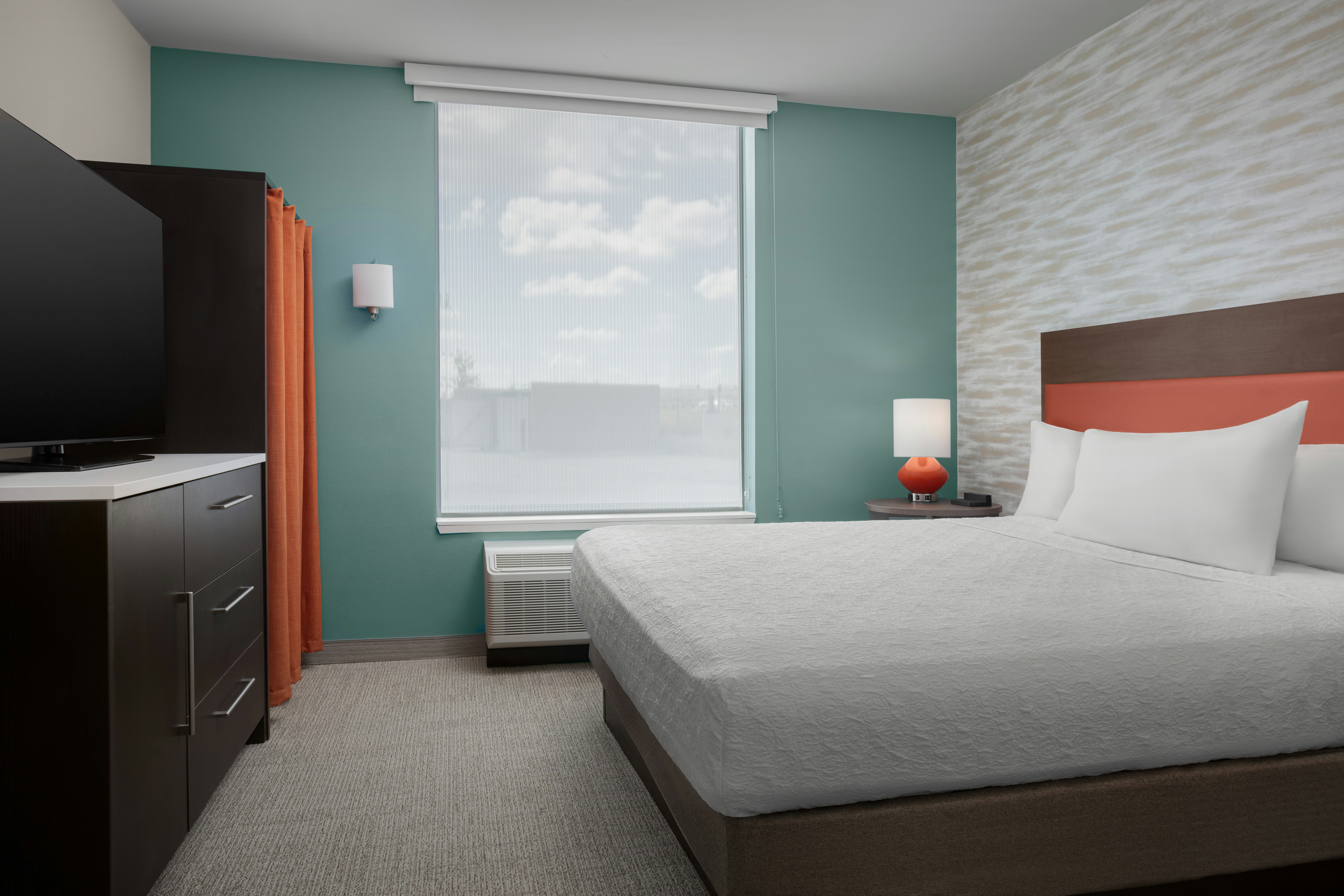 1 KING 1 BEDROOM SUITE