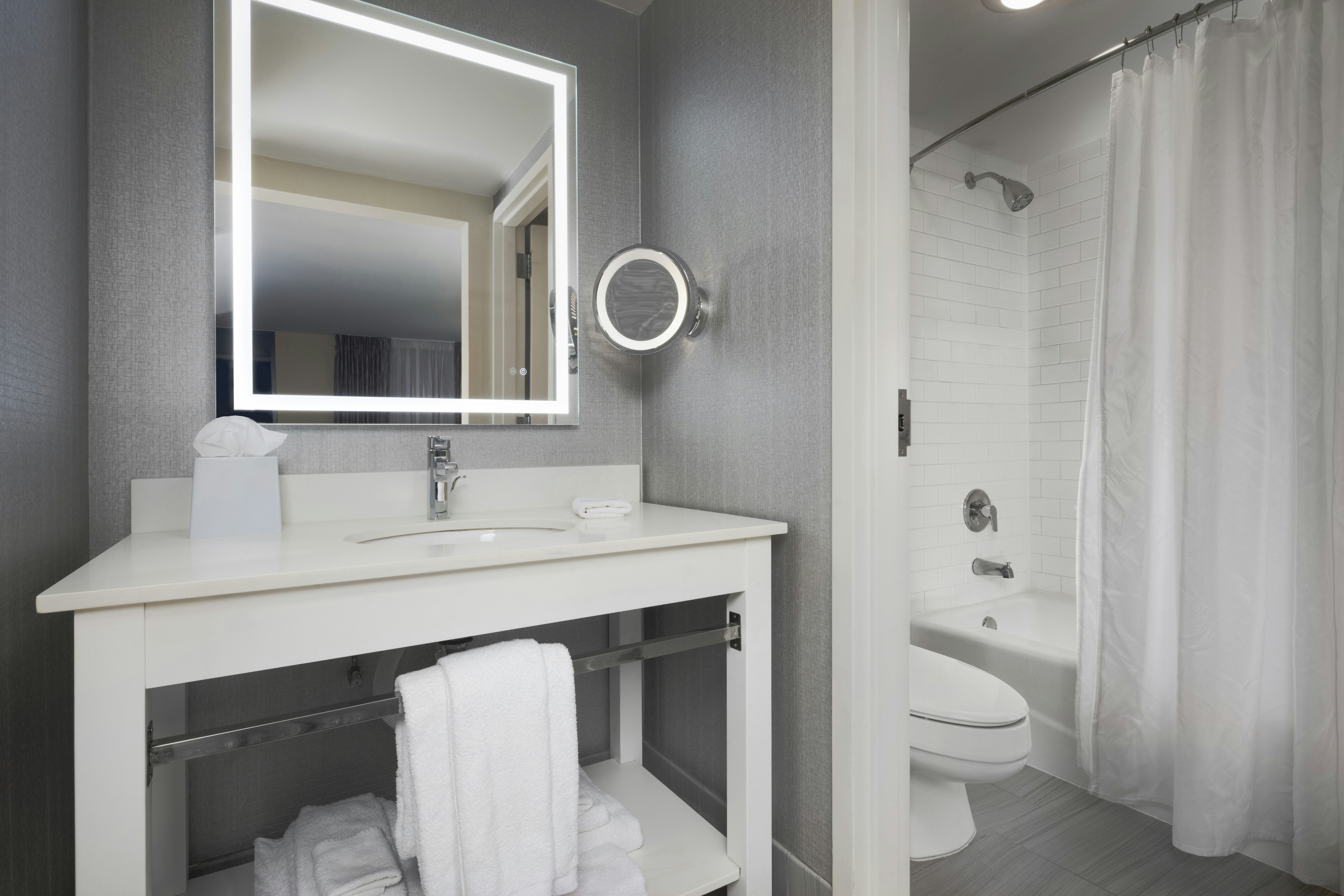 DoubleTree by Hilton Manhattan