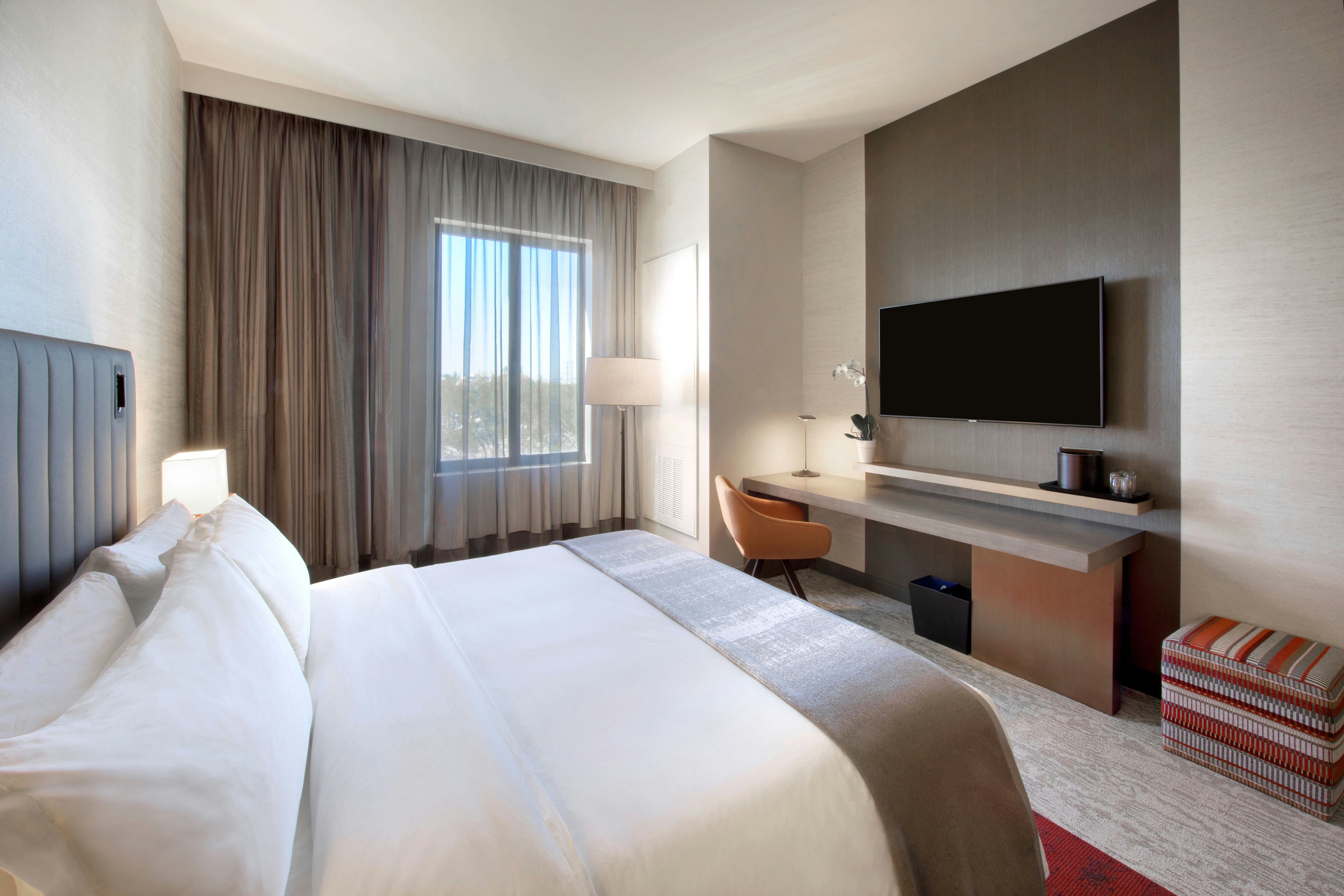 1 KING BED