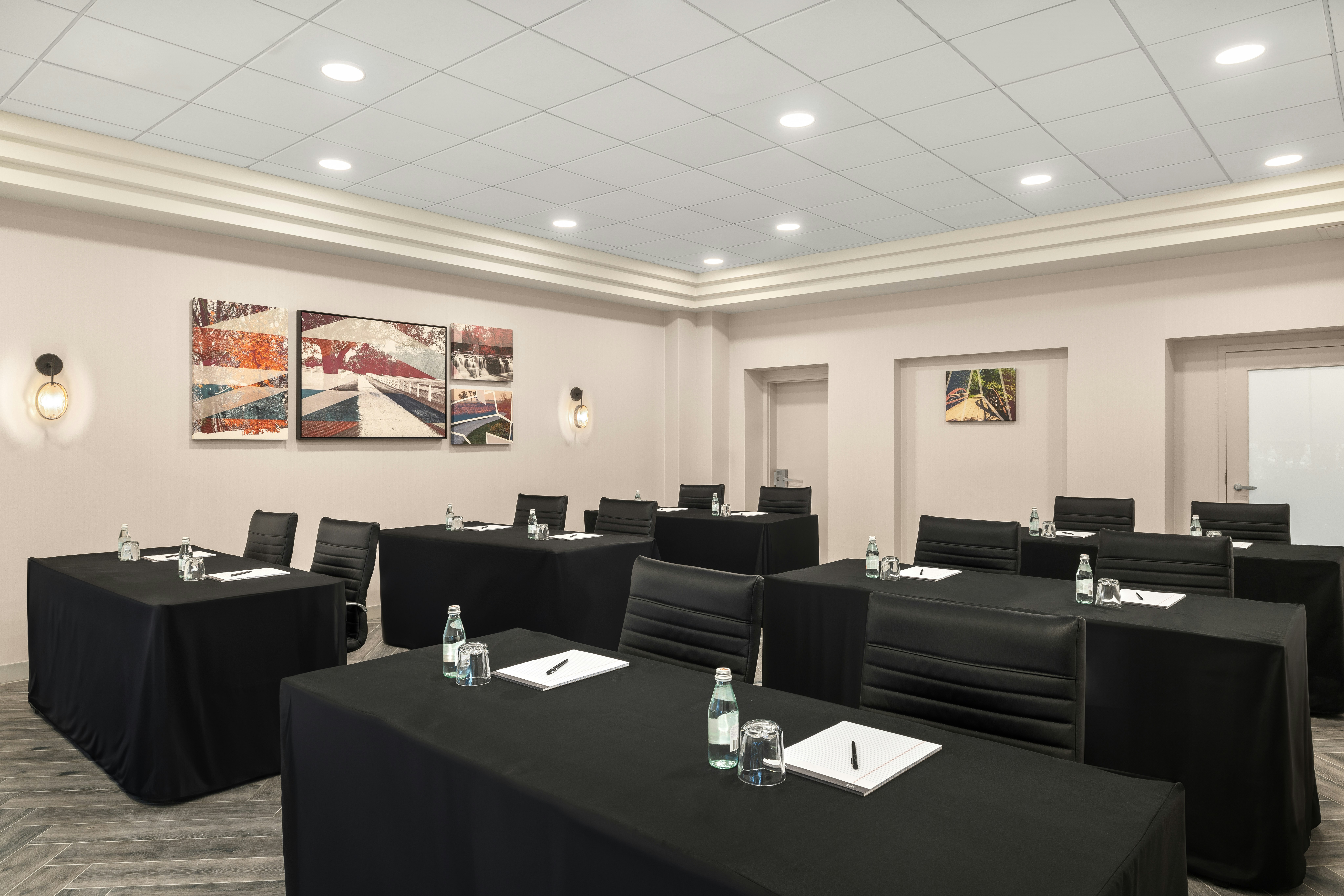 Hampton Inn & Suites by Hilton Downers Grove Chicago