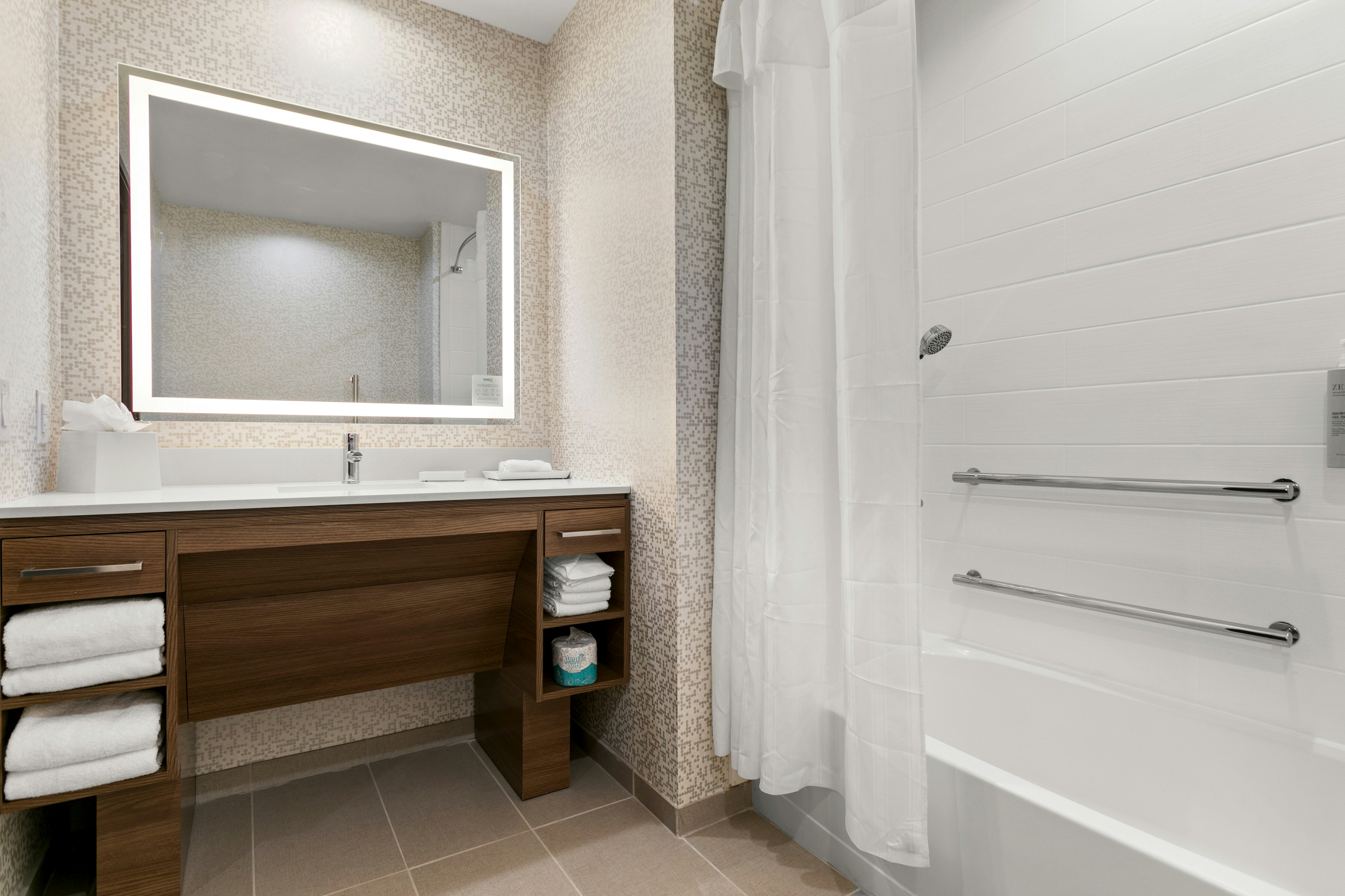 1 KING MB ACC TUB STUDIO