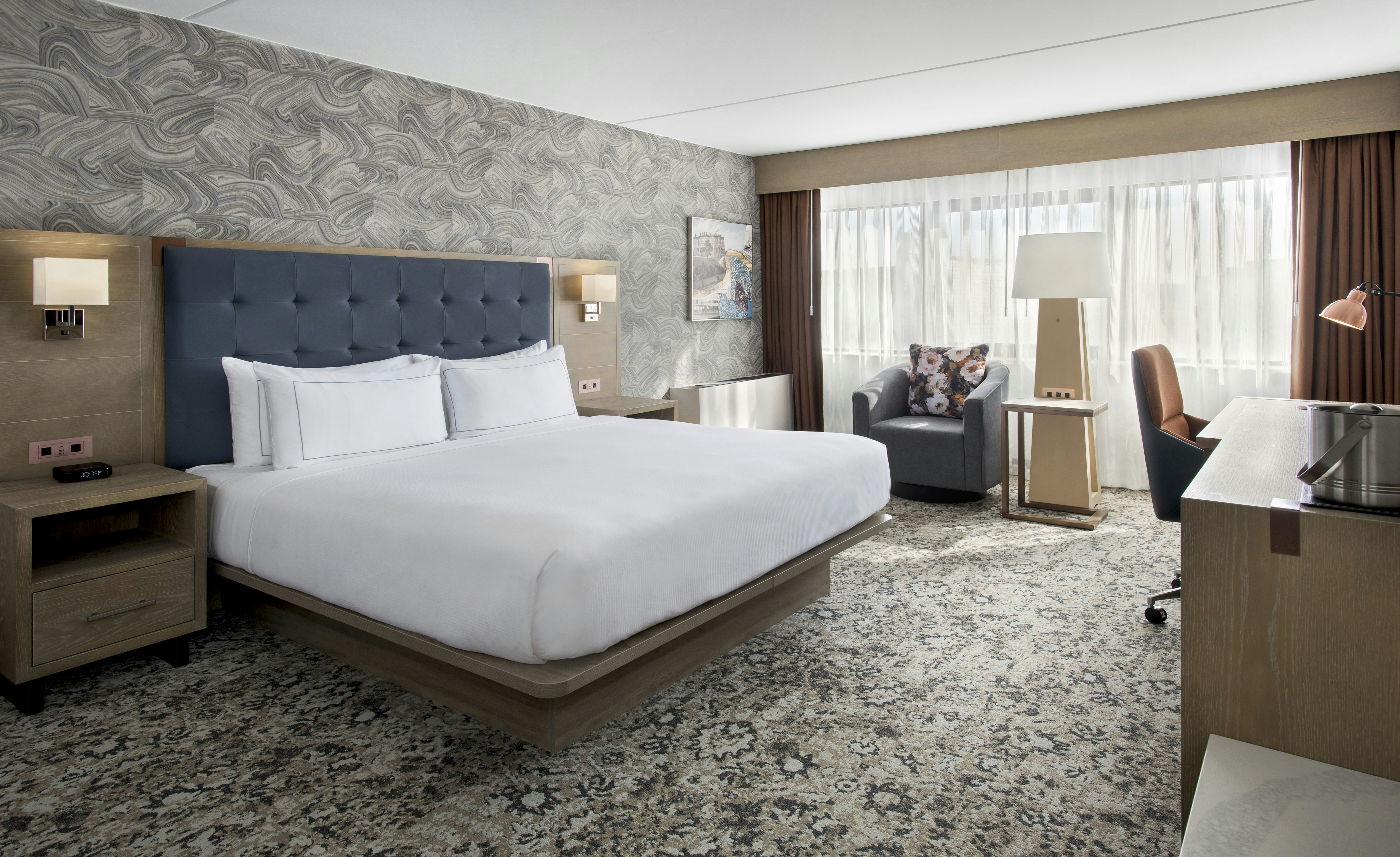 1 KING BED