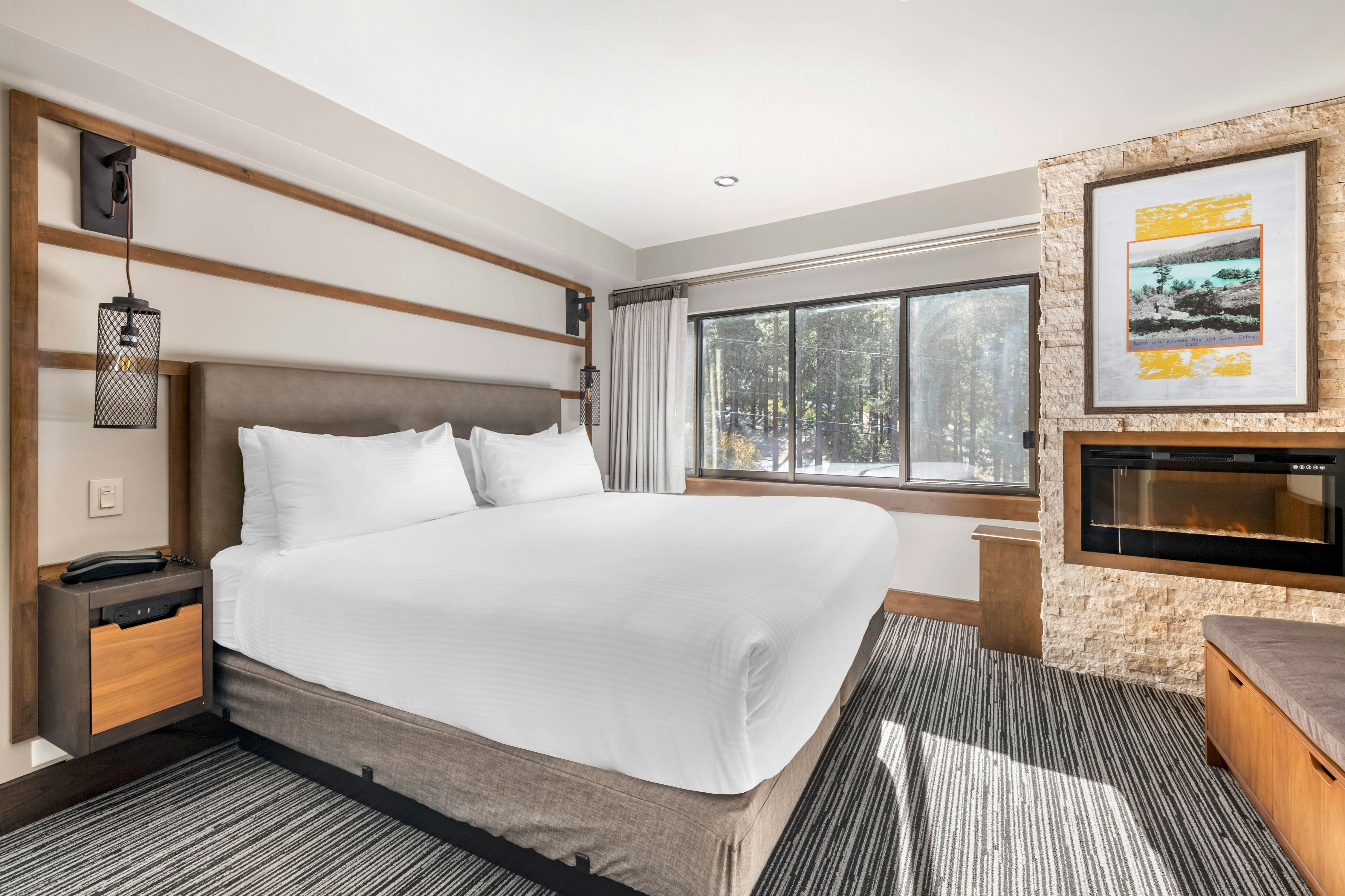1 BEDROOM KING