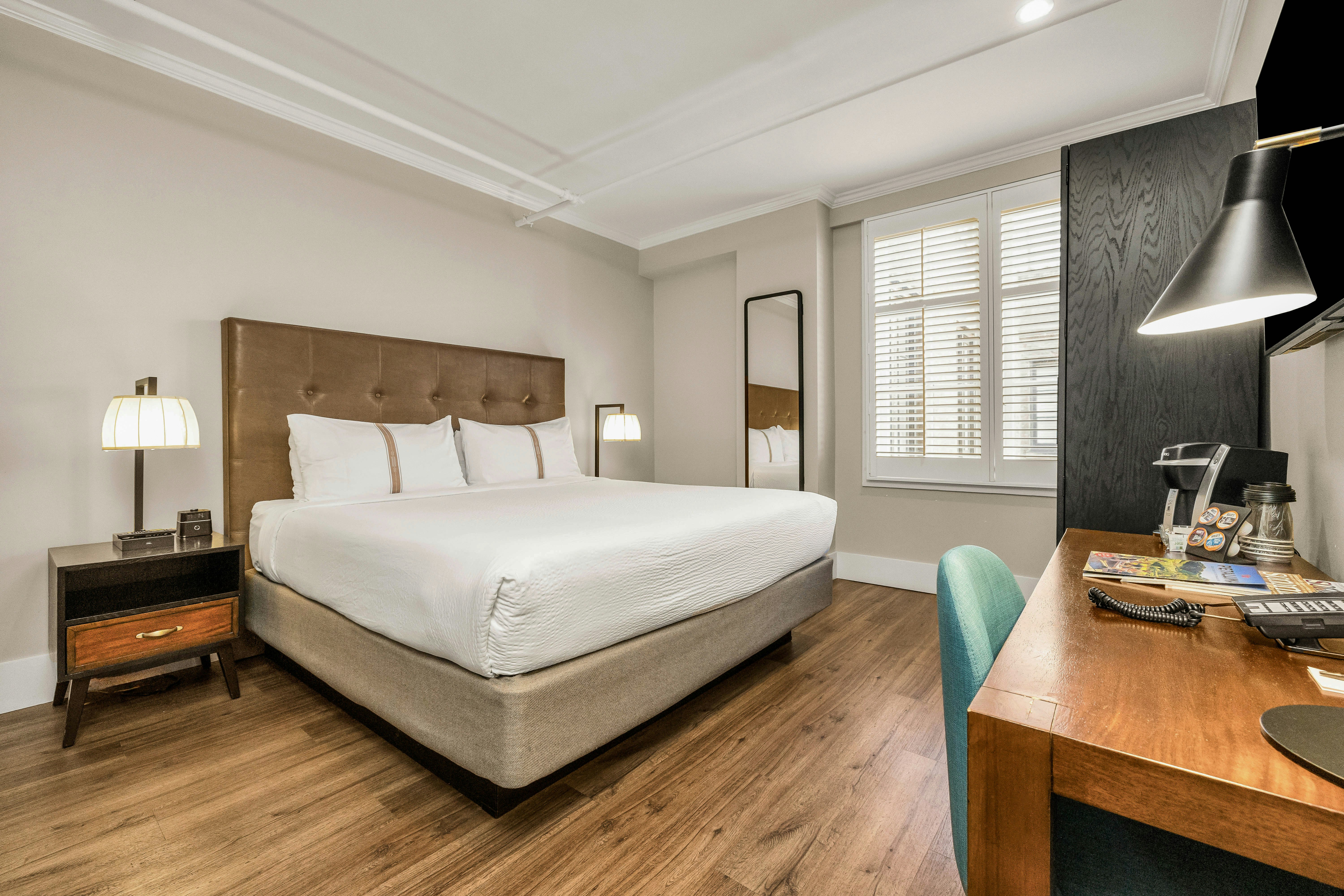 1 KING BED