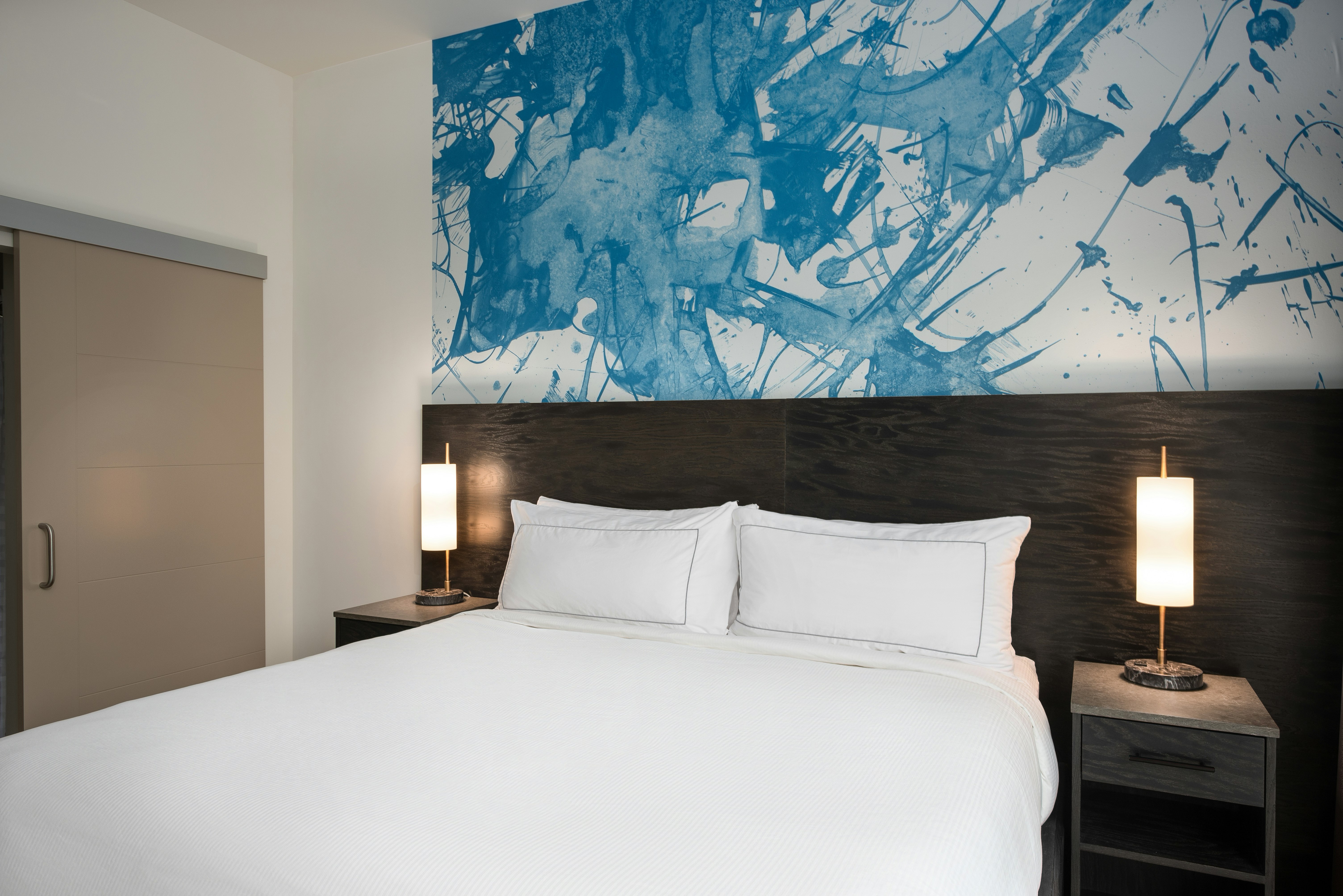 1 KING BED