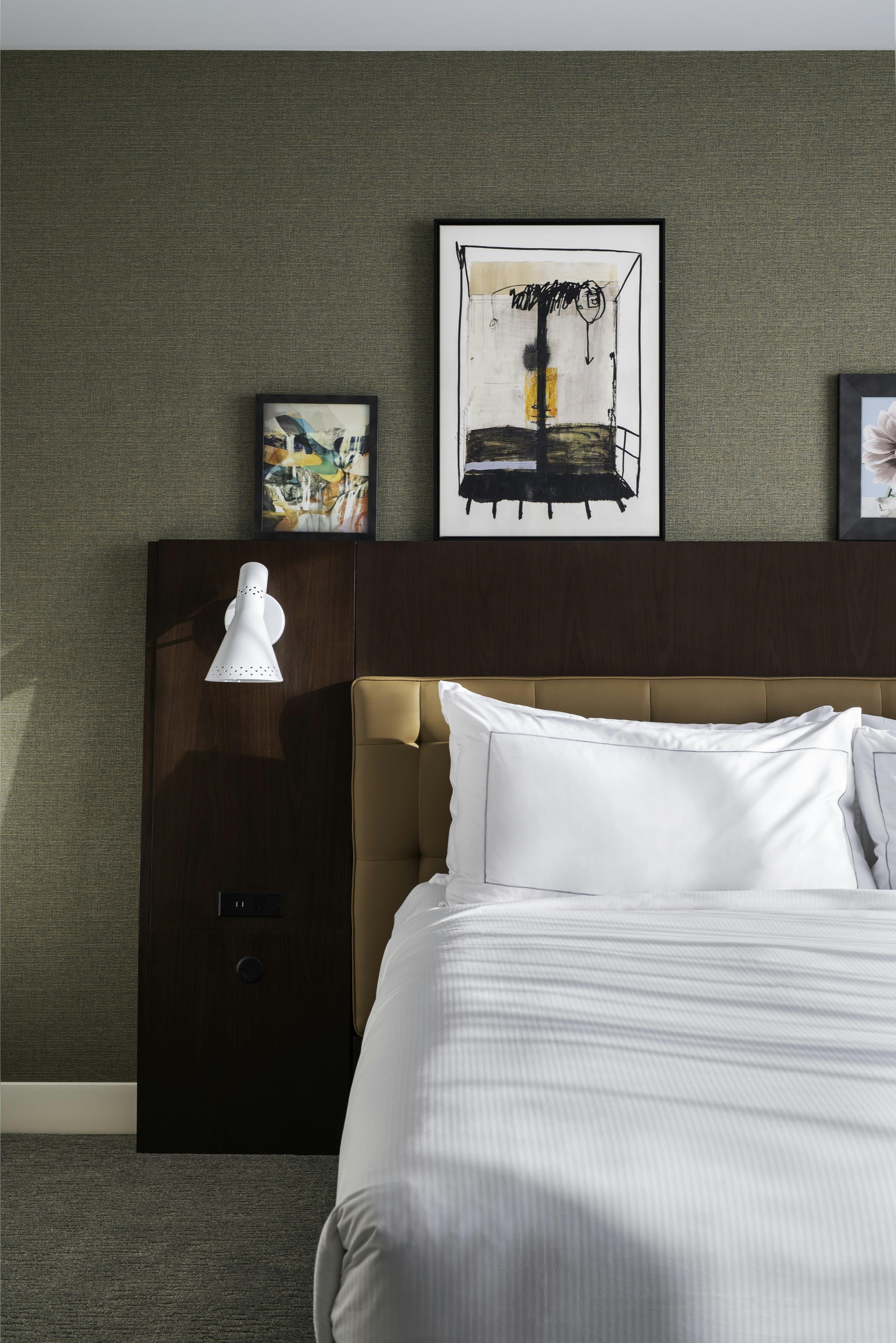 1 KING BED