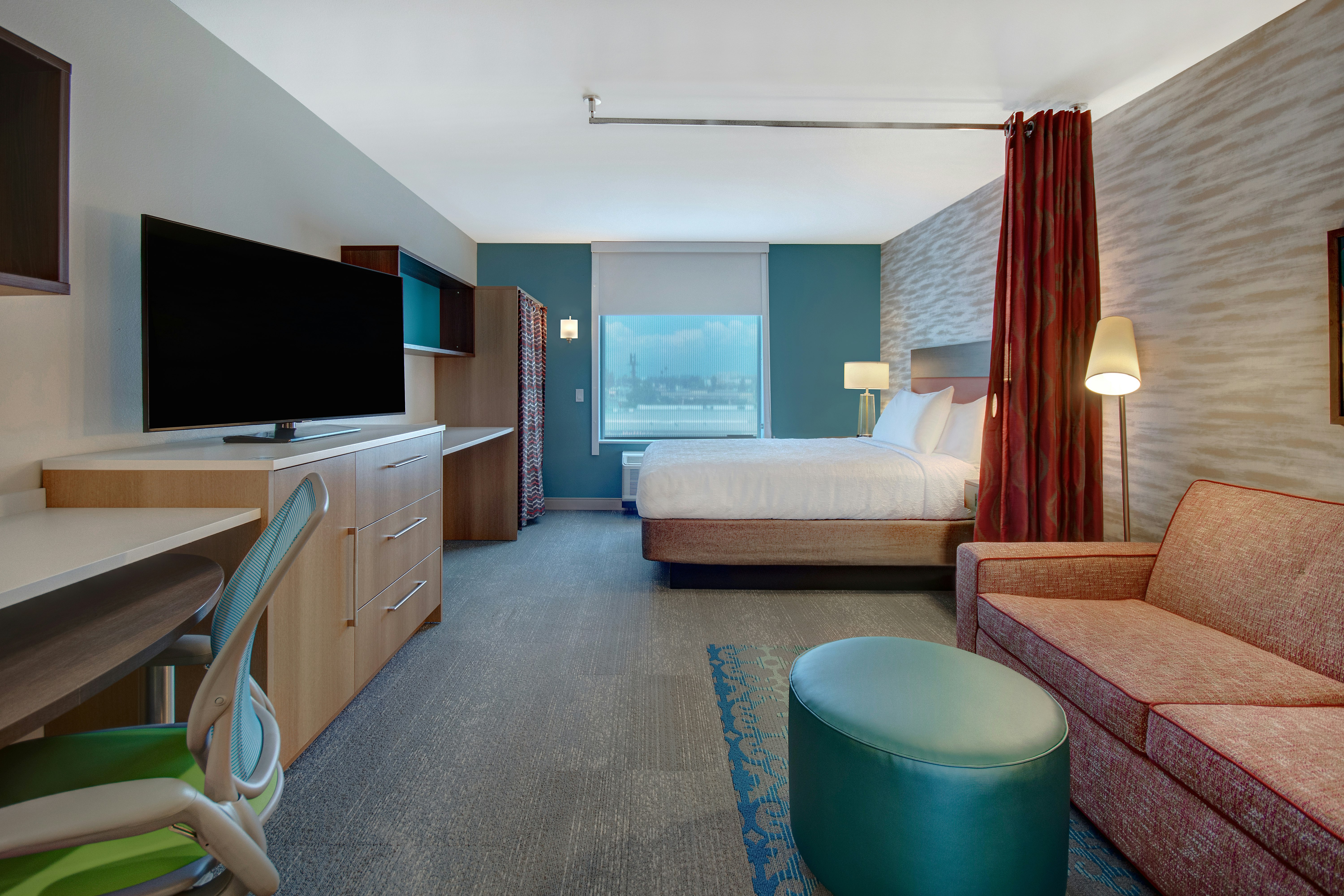 1 QUEEN BED STUDIO SUITE