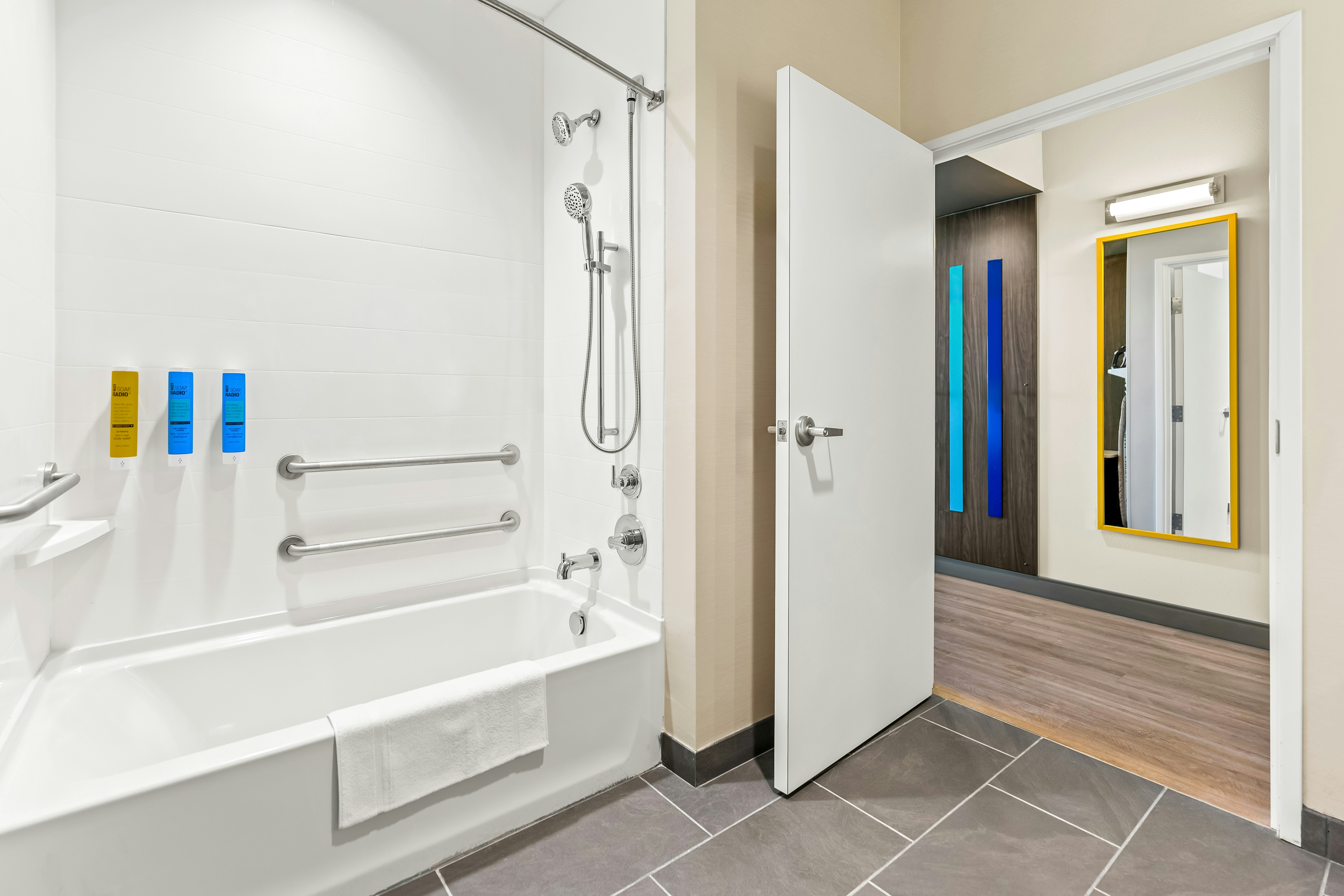 1 KING ACCESSIBLE TUB