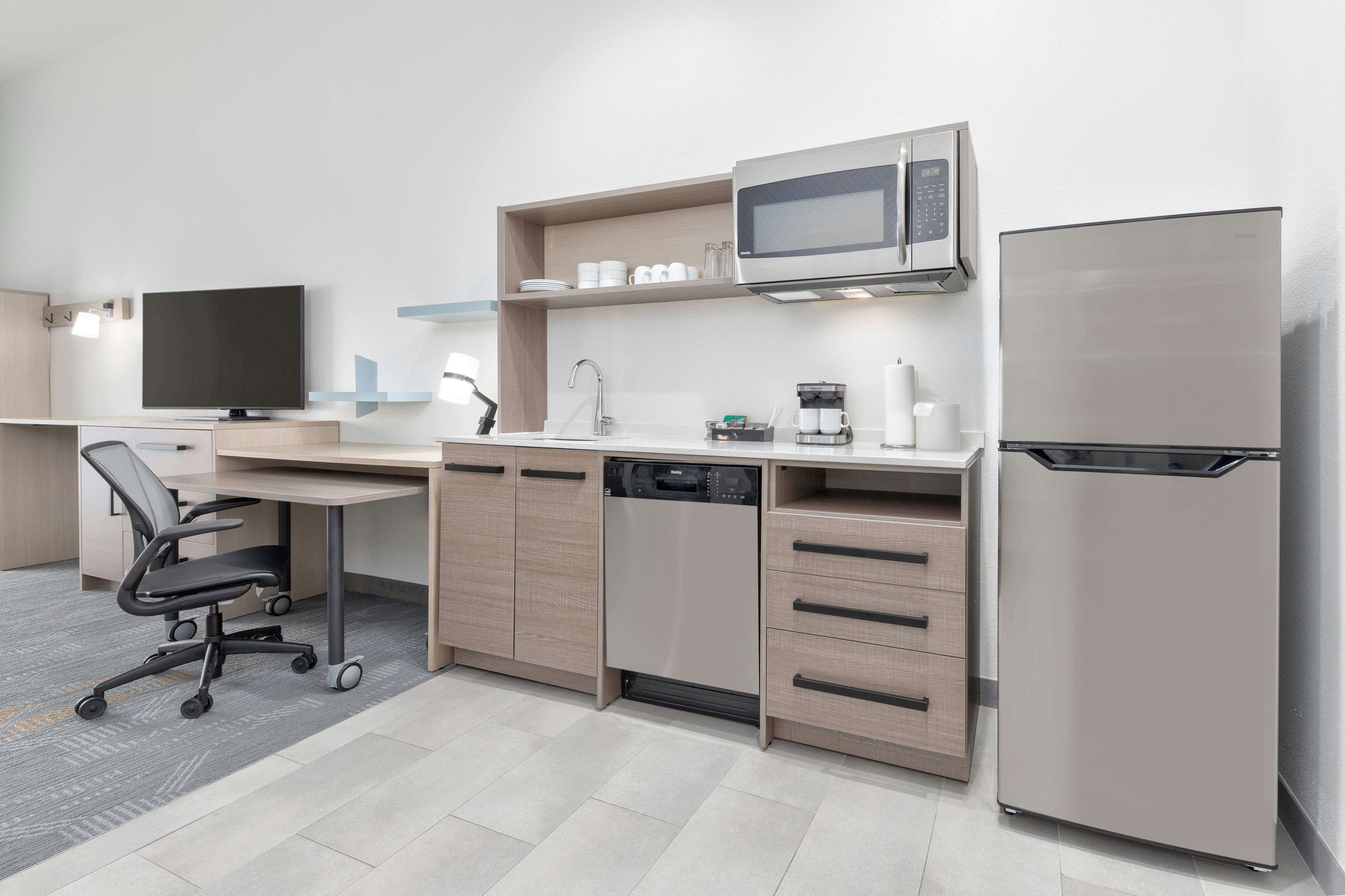 1 KING 1 BEDROOM SUITE