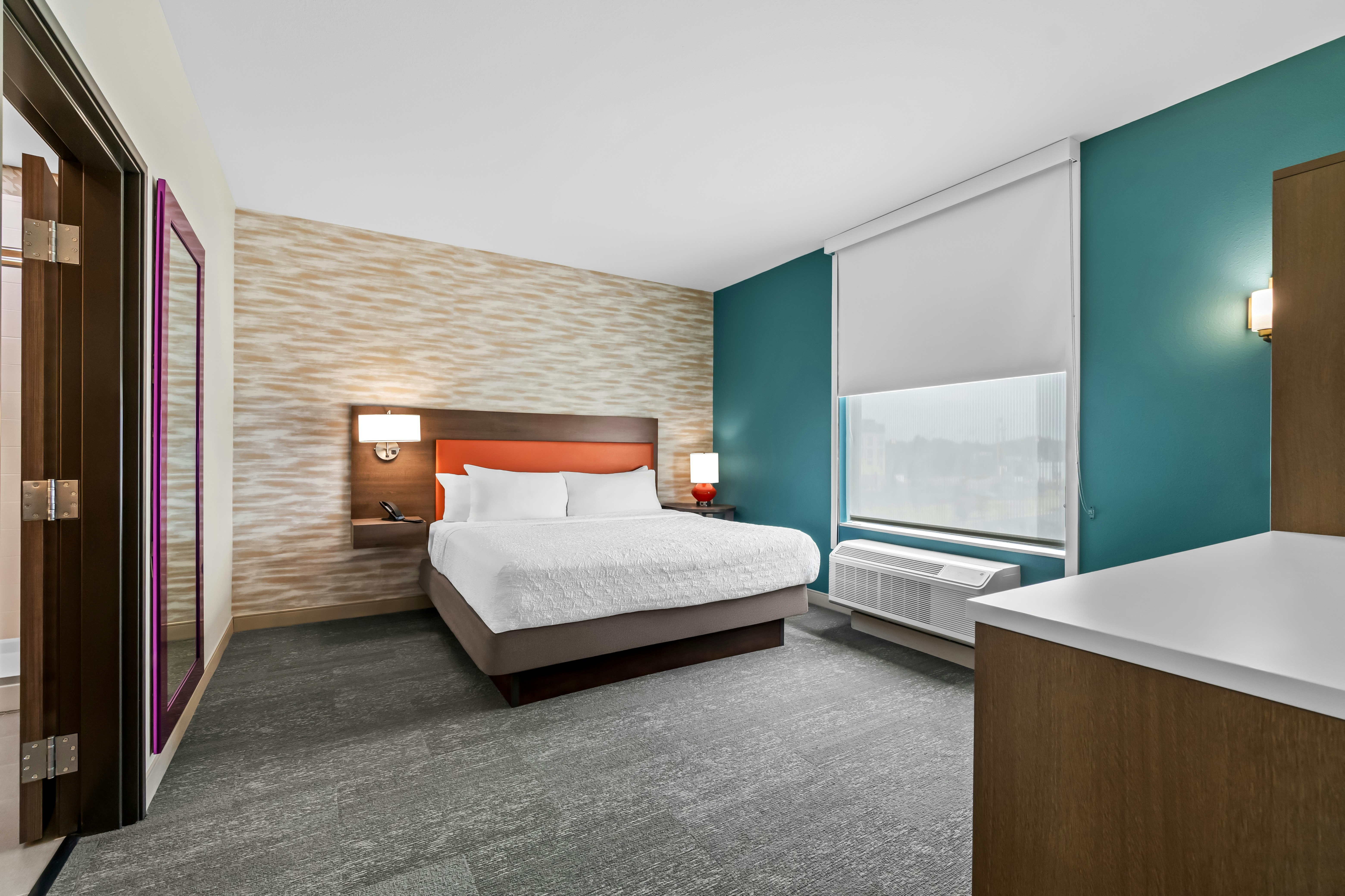 1 KING 1BEDROOM SUITE